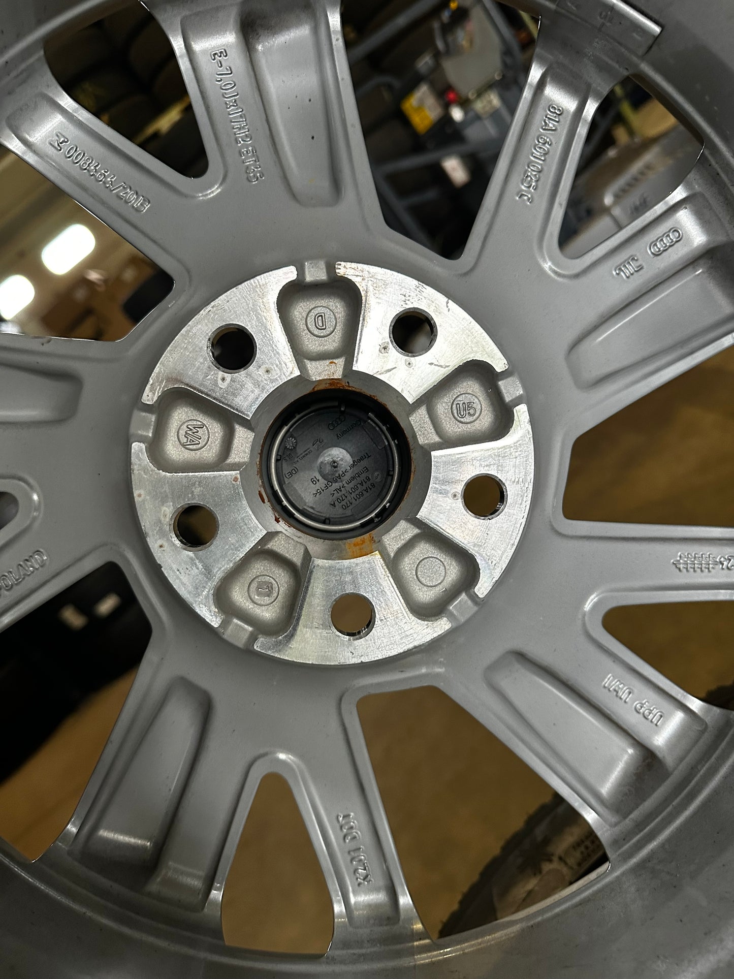 Оригинал като нови Audi Q2 GA 81А 17 Zoll Ауди Алуминиеви джанти 17 цола зимен комплект зимни гуми