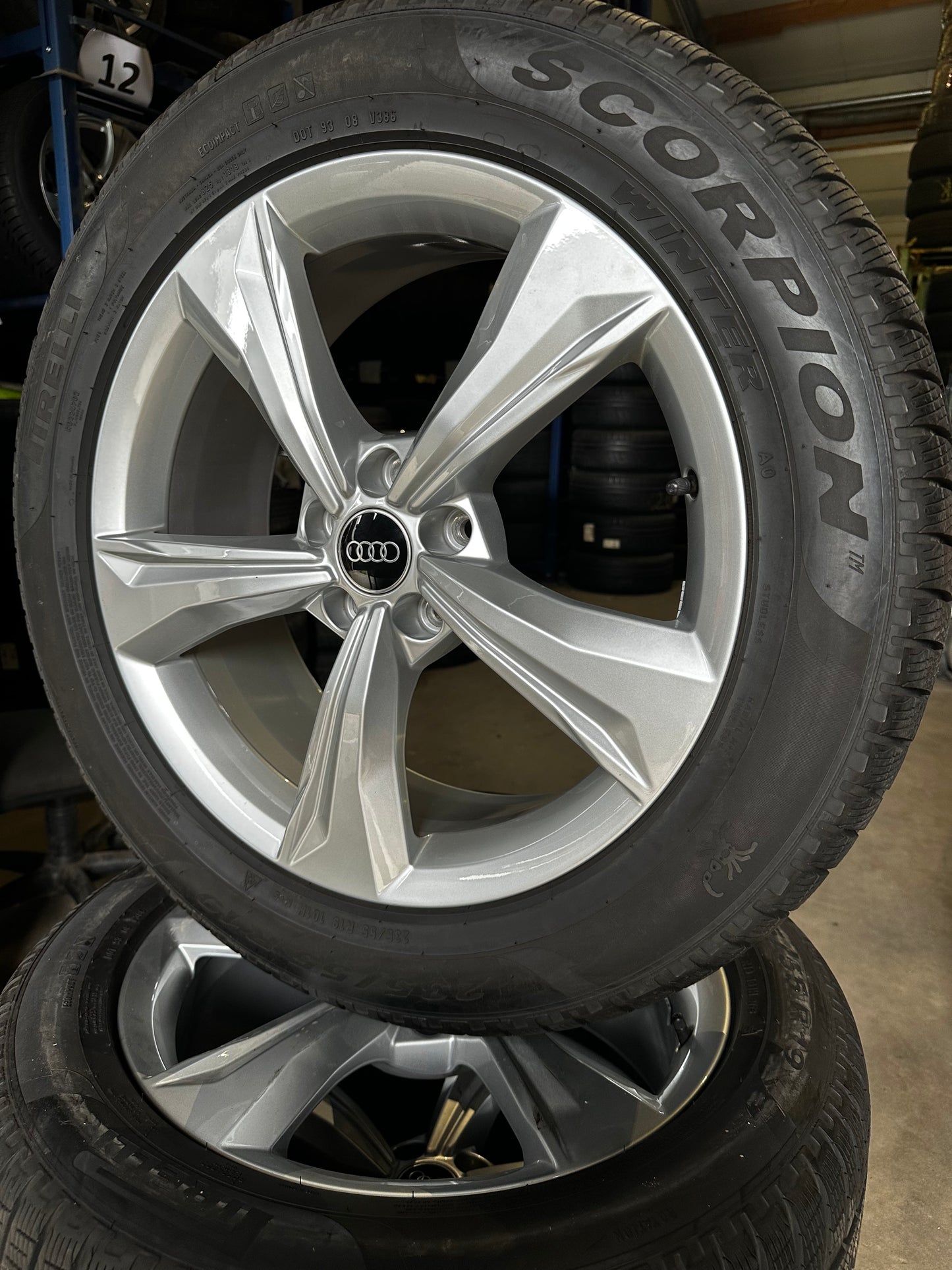 Audi Q5 SQ5 FY 8OA 19 Zoll Ауди Ку5 Алуминиеви джанти 235 55 19 цола зимен комплект зимни гуми