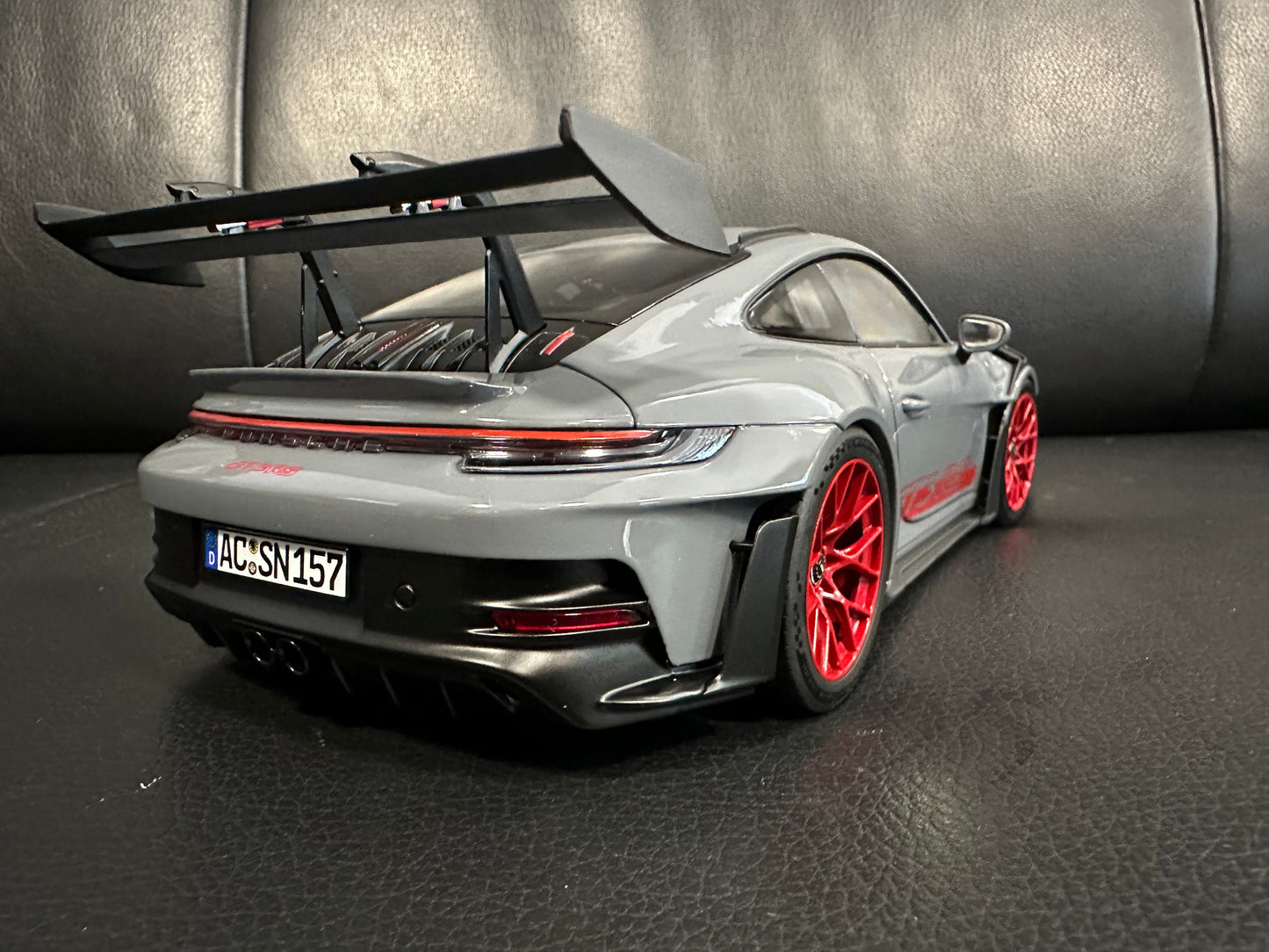 Porsche 911 GT3 RS Artic Grey 2022 1:18 GT Norev 187350 Порше 911 ГТ3 РС сив