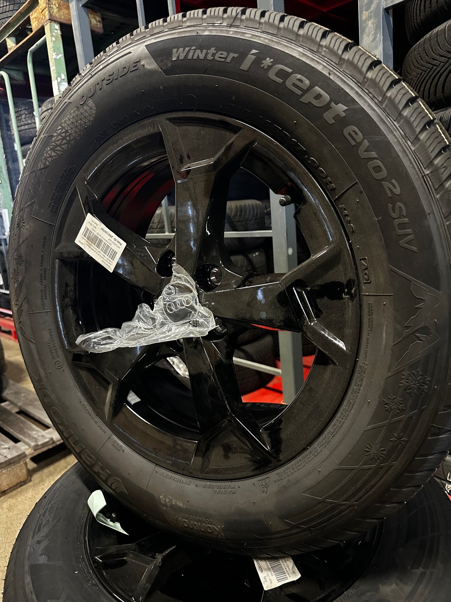 Оригинал Нови Audi Q3 83A F3 17 Zoll Ауди КУ3 Алуминиеви джанти 215 65 17 цола зимен комплект зимни гуми
