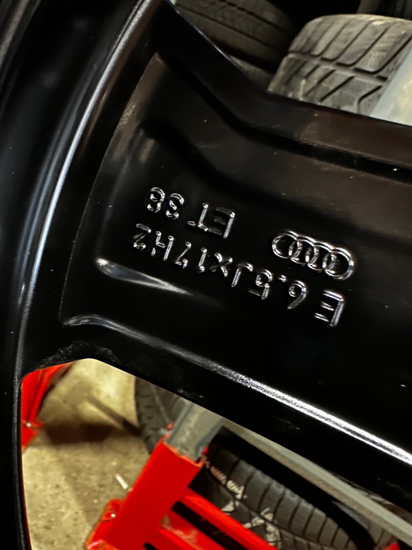 Оригинал Нови Audi Q3 83A F3 17 Zoll Ауди КУ3 Алуминиеви джанти 215 65 17 цола зимен комплект зимни гуми