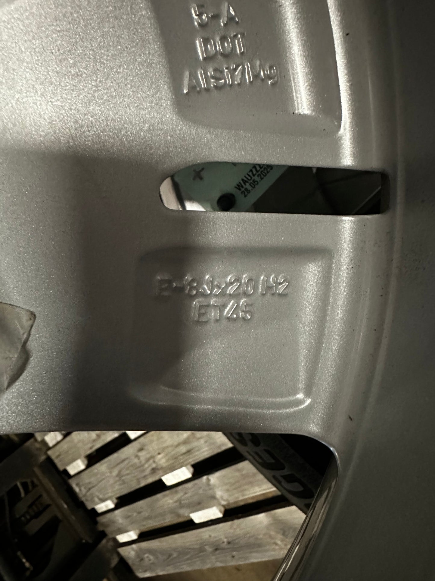 Оригинал нови Audi SQ4 Q4 Etron F4 20 Zoll Ауди SQ4 Q4 Etron  Алуминиеви джанти 20 цола зимен комплект зимни гуми