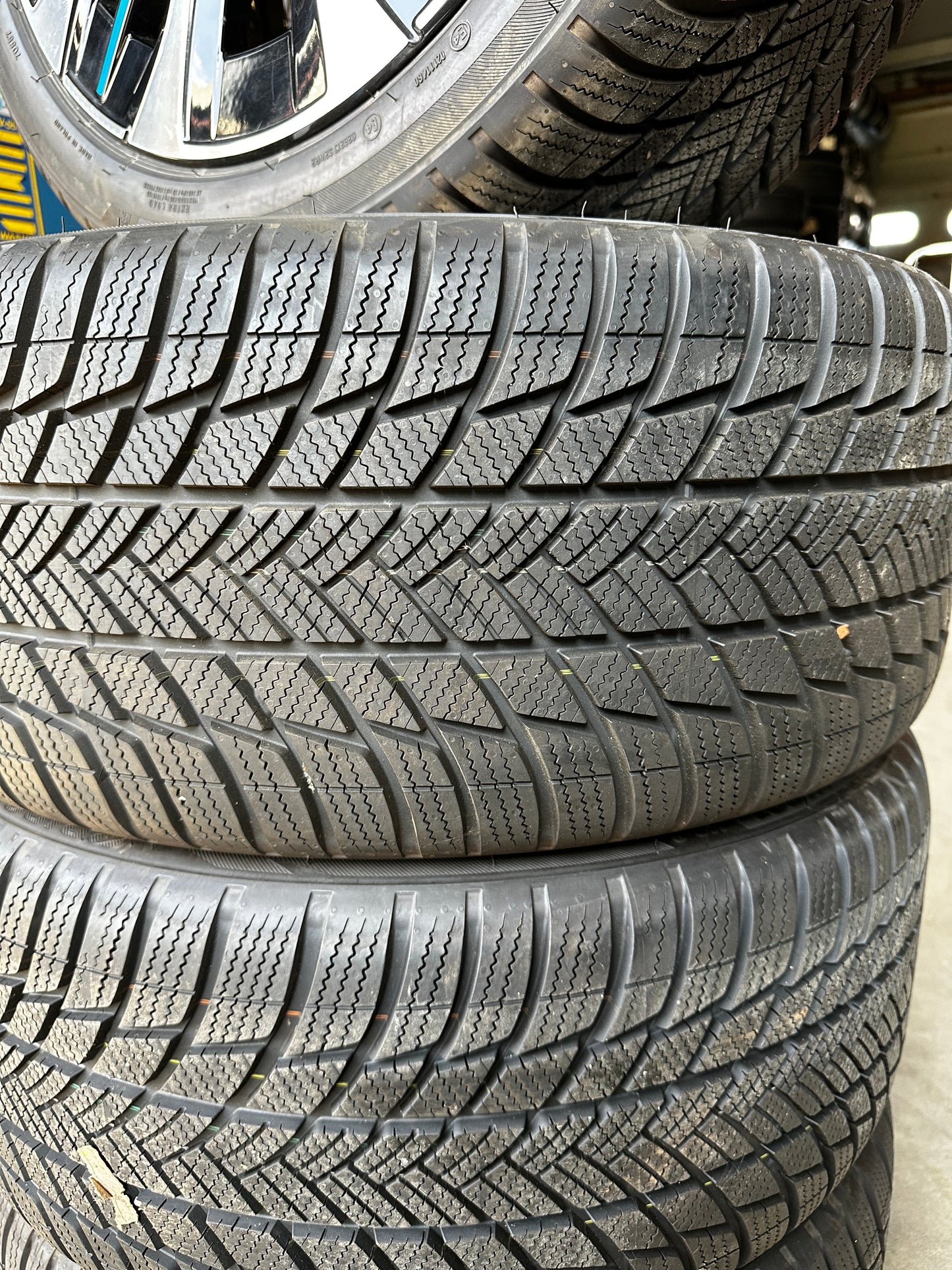 Оригинал като нови Mercedes EQE V295 W295 20 Zoll Мерцедес 20 цола джанти зимен комплект зимни гуми