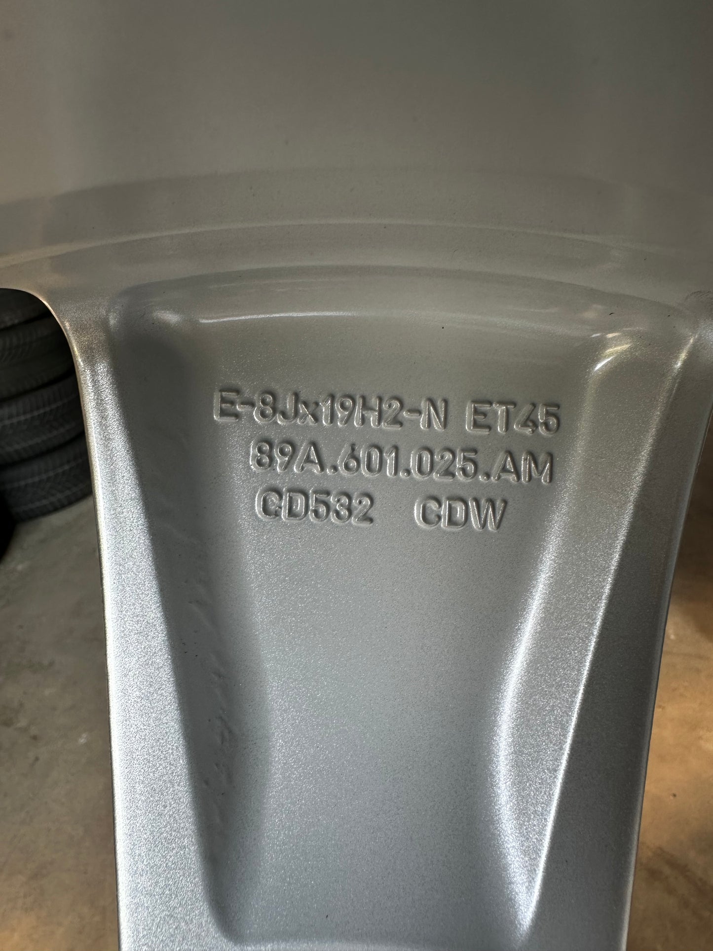Оригинал нови Audi Q4 Etron F4 19 Zoll Ауди Q4 Etron Ф4 Алуминиеви джанти 19 цола зимен комплект зимни гуми