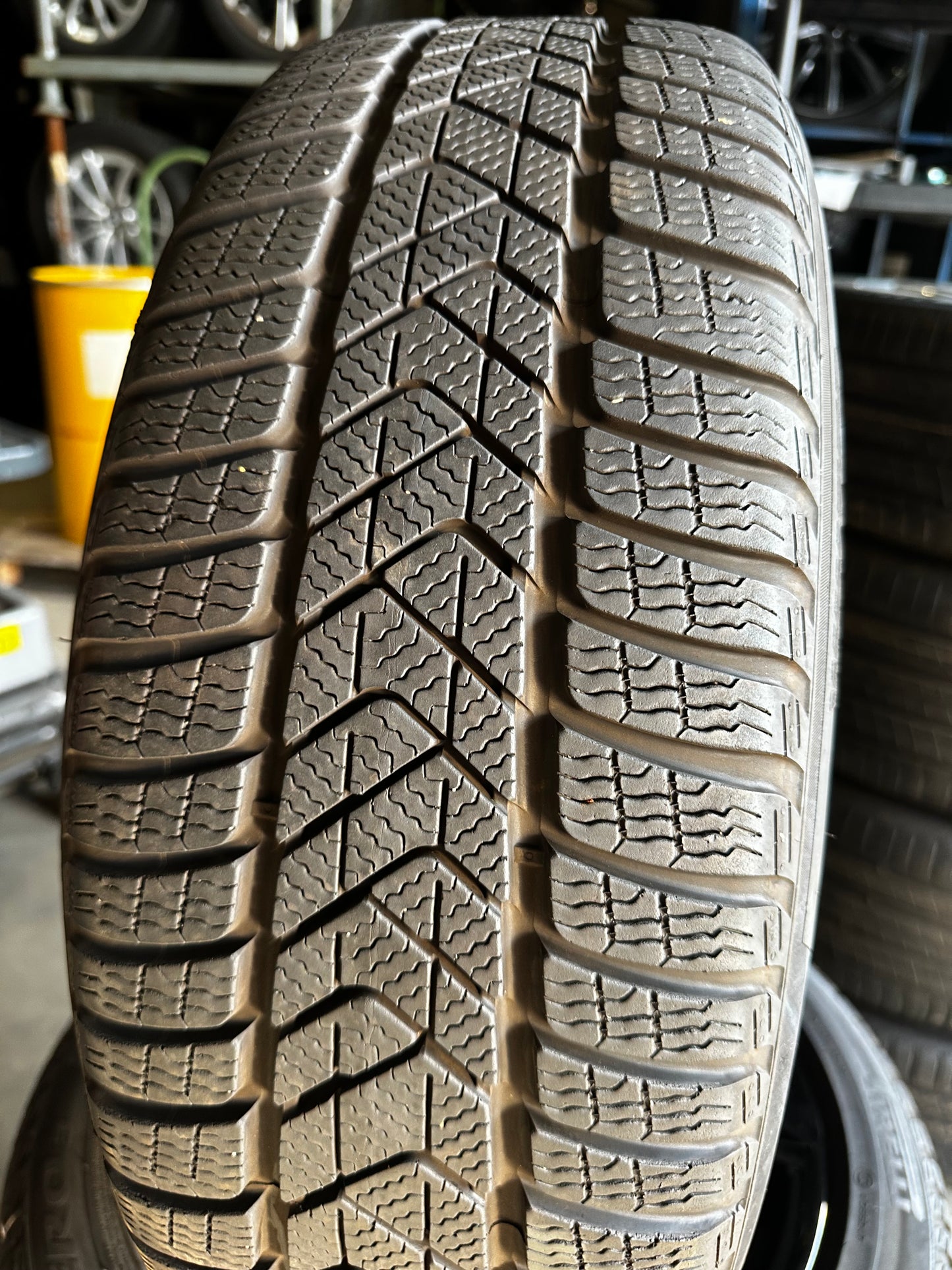 Оригинал BMW X1 X2 F48 F39 18 Zoll Бмв 225 50 18 цола зимен комплект зимни гуми 5x112