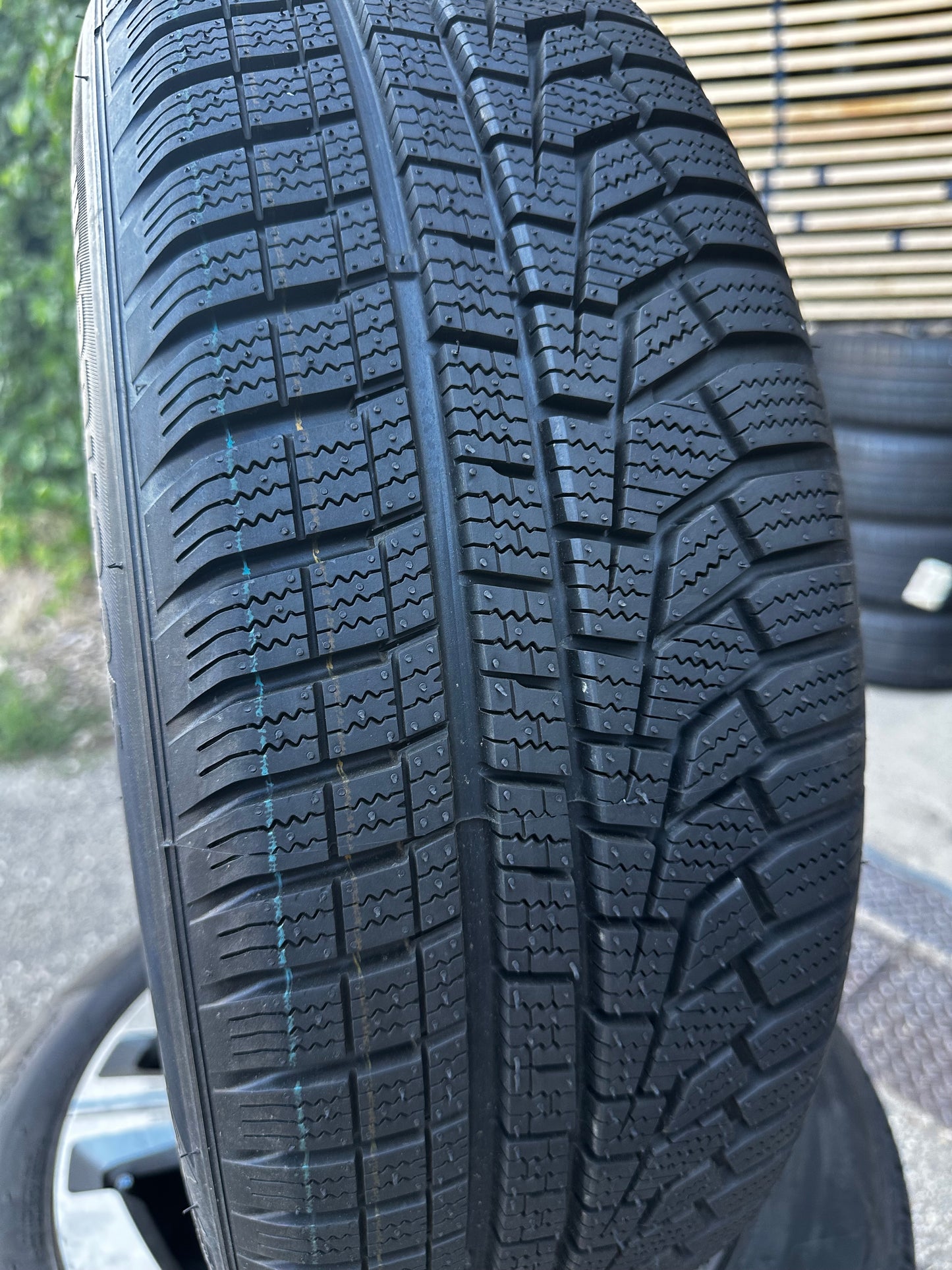 Оригинал като нови BMW 2er U06 Active Tourer X1 U11 205 60 17 Zoll 832 Бмв 2-ра серия Актив Турер У06 У11 205 60 17 цола Алуминиеви джанти зимен комплект зимни гуми