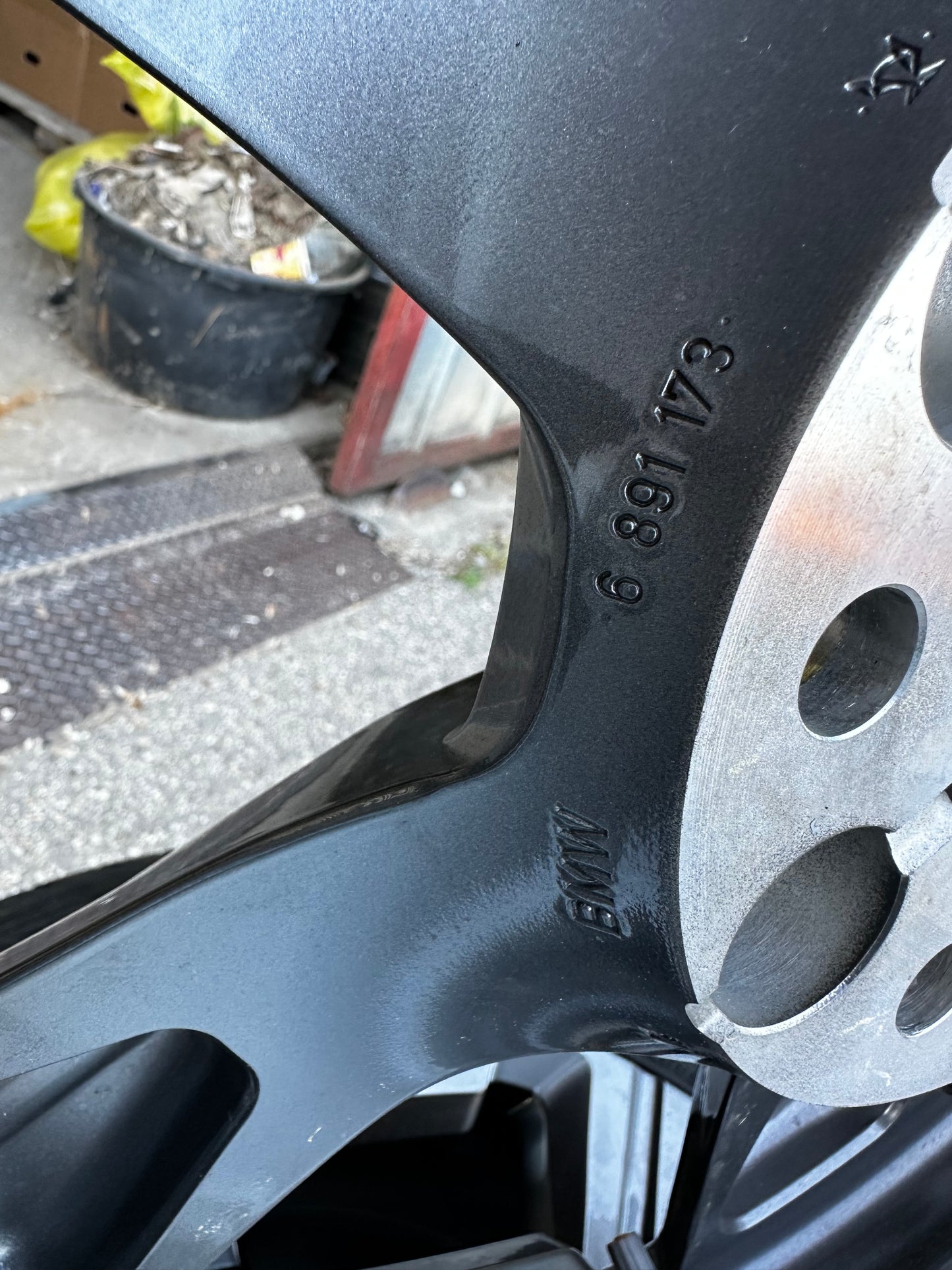 Оригинал като нови BMW 2er U06 Active Tourer X1 U11 205 60 17 Zoll 832 Бмв 2-ра серия Актив Турер У06 У11 205 60 17 цола Алуминиеви джанти зимен комплект зимни гуми