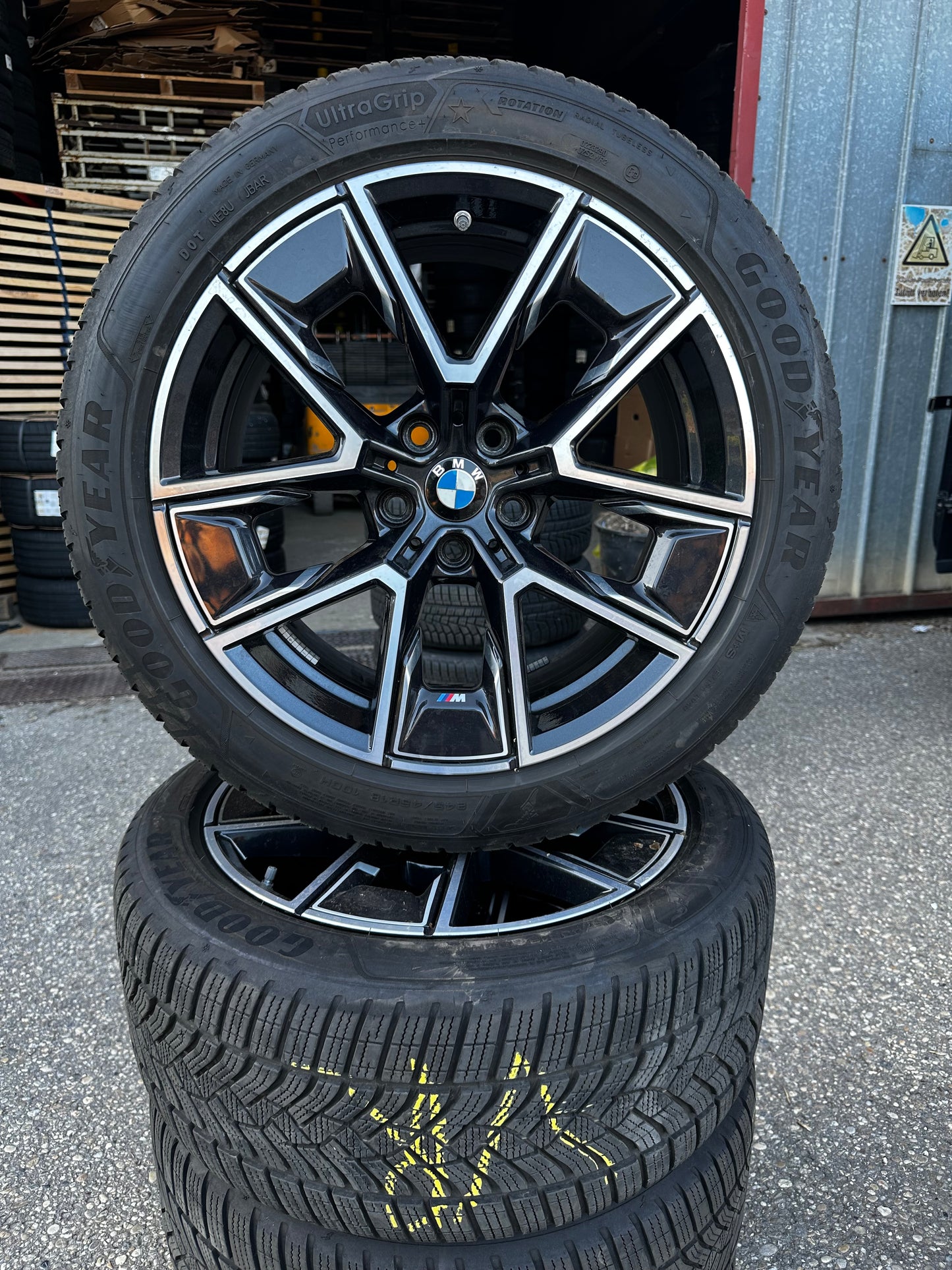 Оригинал BMW 4er i4 G26 18 Zoll 858M Бмв и4 Г26 18 цола 858М зимен комплект зимни гуми