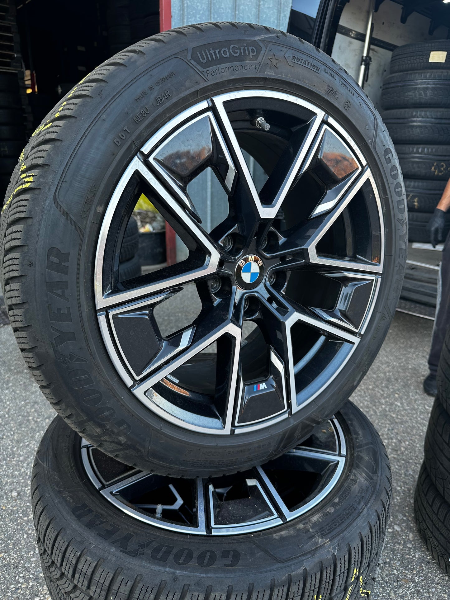 Оригинал BMW 4er i4 G26 18 Zoll 858M Бмв и4 Г26 18 цола 858М зимен комплект зимни гуми