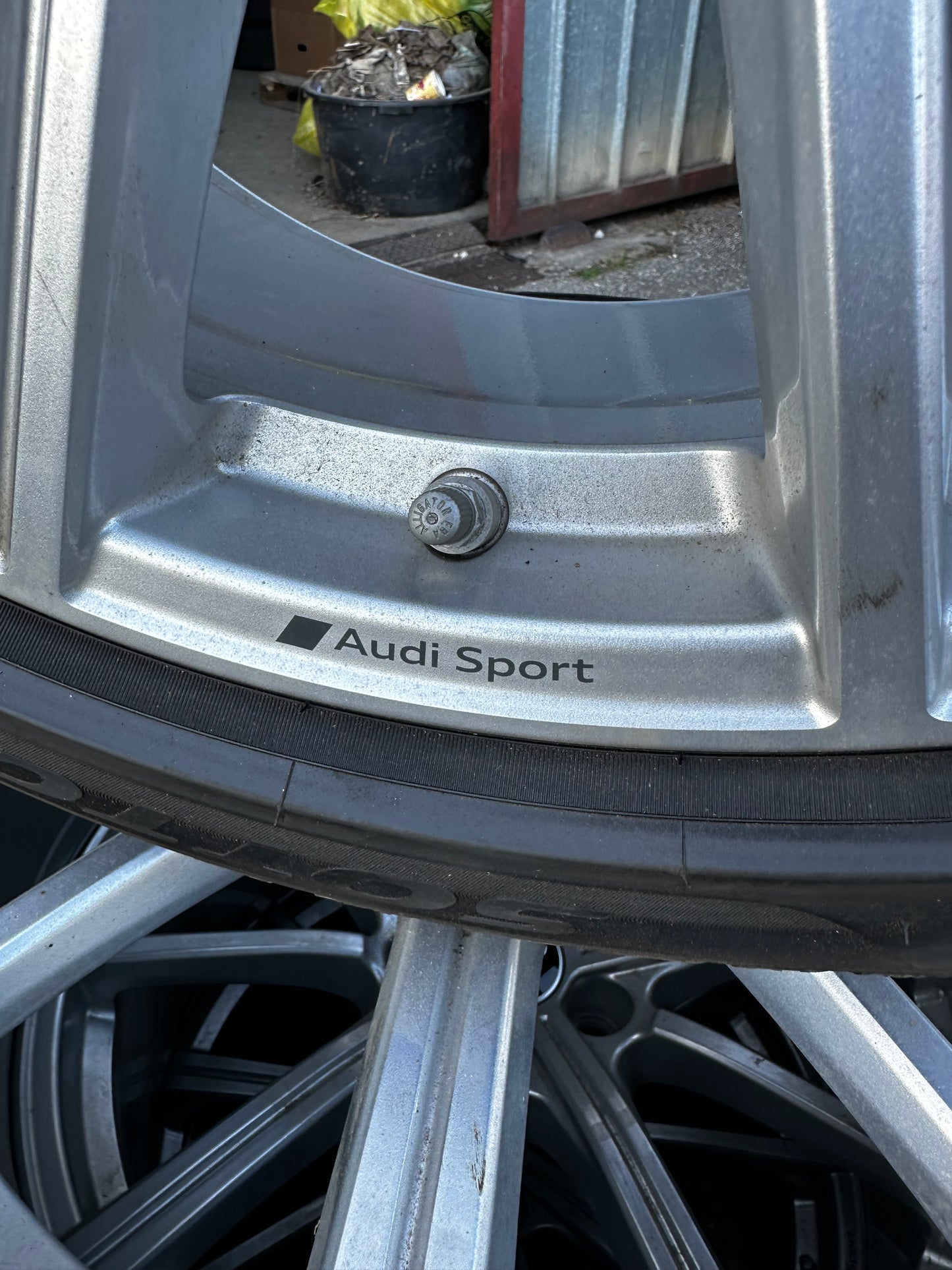 Audi RSQ3 SQ3 83A F3 20 Zoll Ауди Алуминиеви джанти 255 40 20 цола зимен комплект зимни гуми