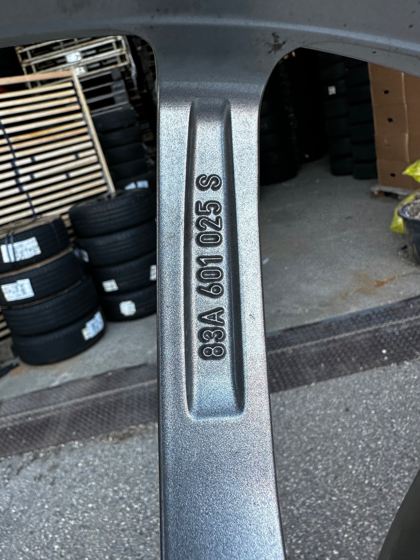 Audi RSQ3 SQ3 83A F3 20 Zoll Ауди Алуминиеви джанти 255 40 20 цола зимен комплект зимни гуми
