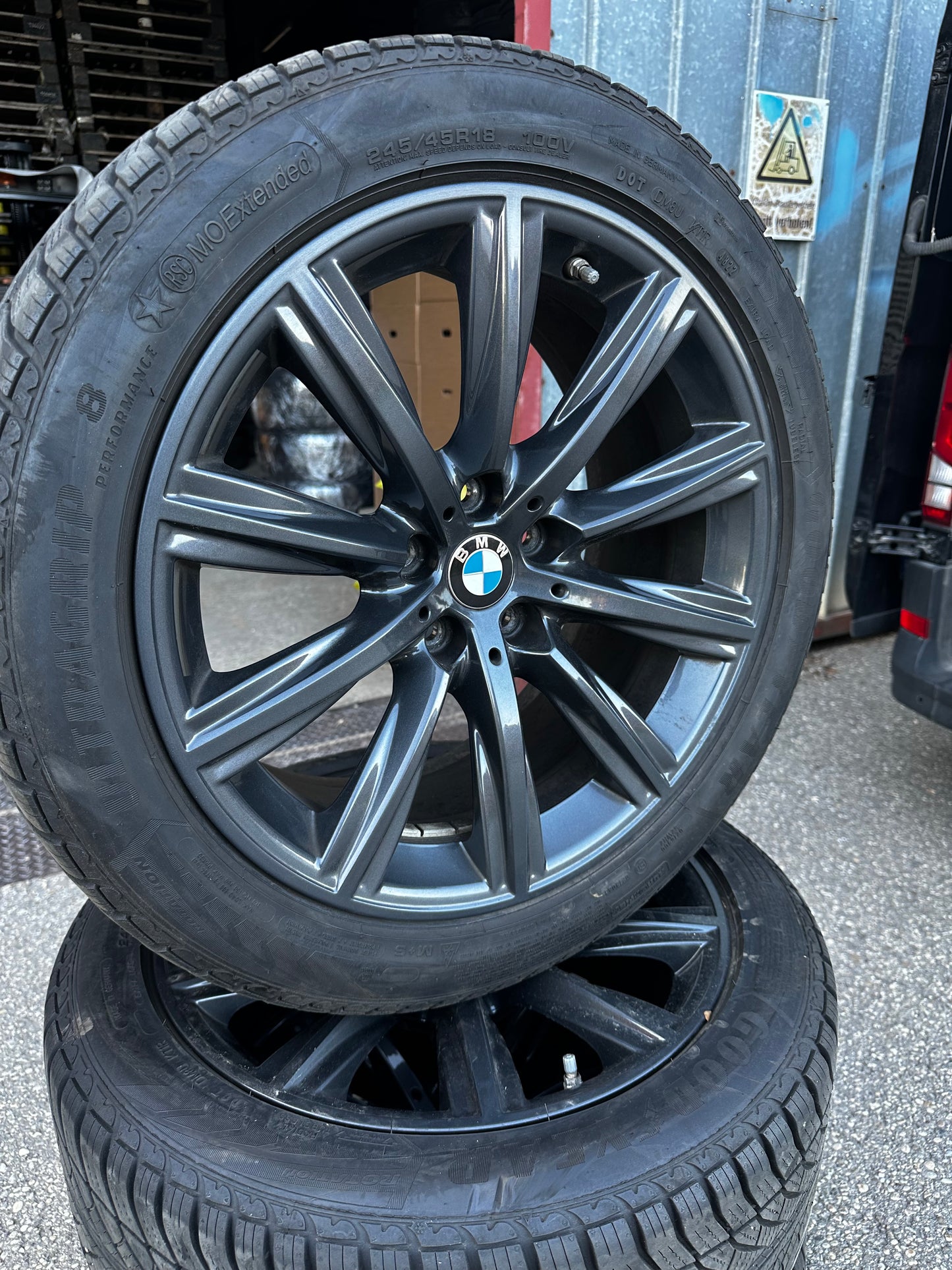 BMW 5er G30 G31 18 Zoll Бмв 5-та серия 18 цола Алуминиеви джанти зимен комплект зимни гуми