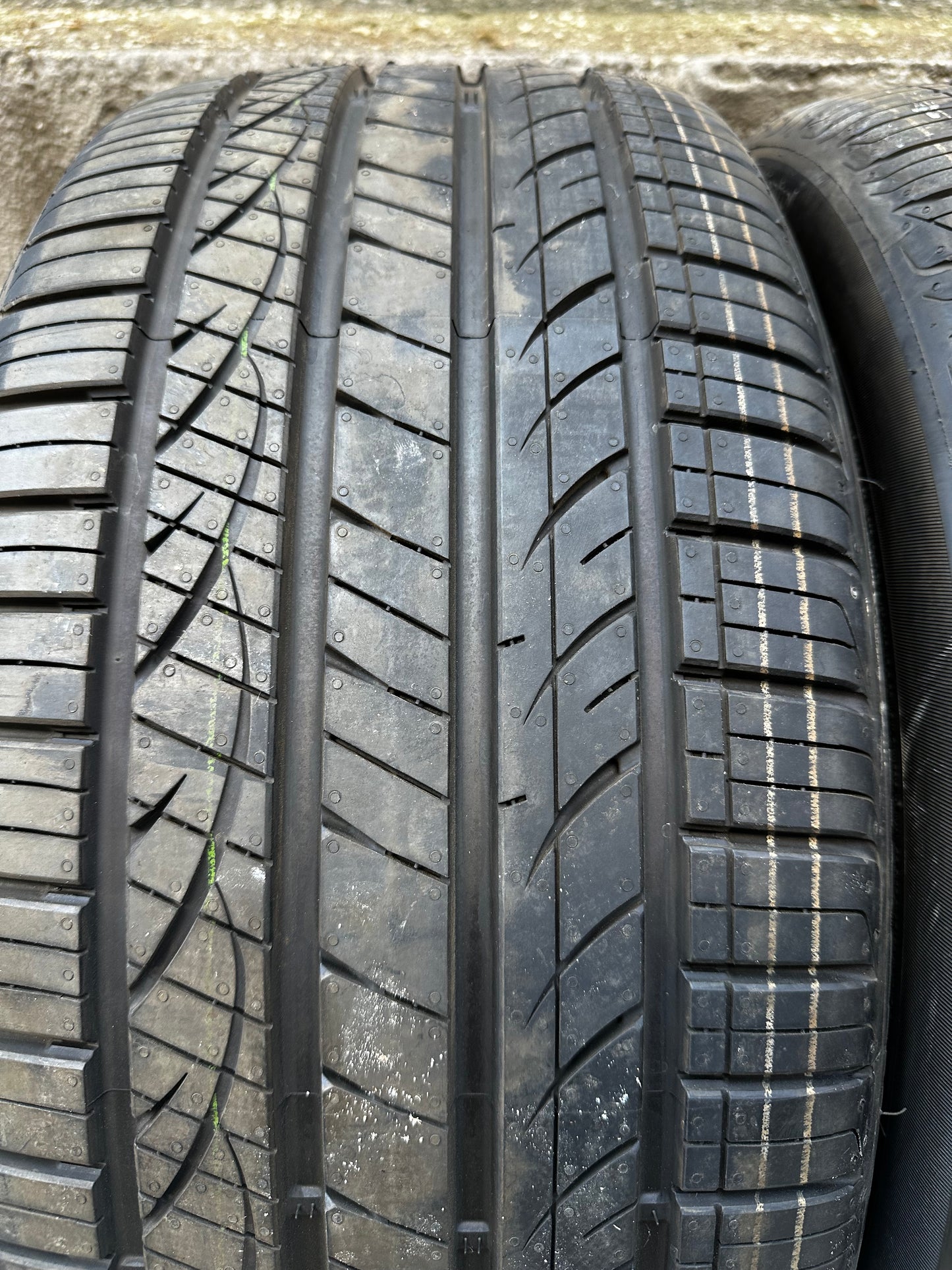 4 x Употребявани Като Нови летни Гуми Hankook Mercedes Bmw 255 40 20 / 285 35 20 Цола Мерцедес Бмв