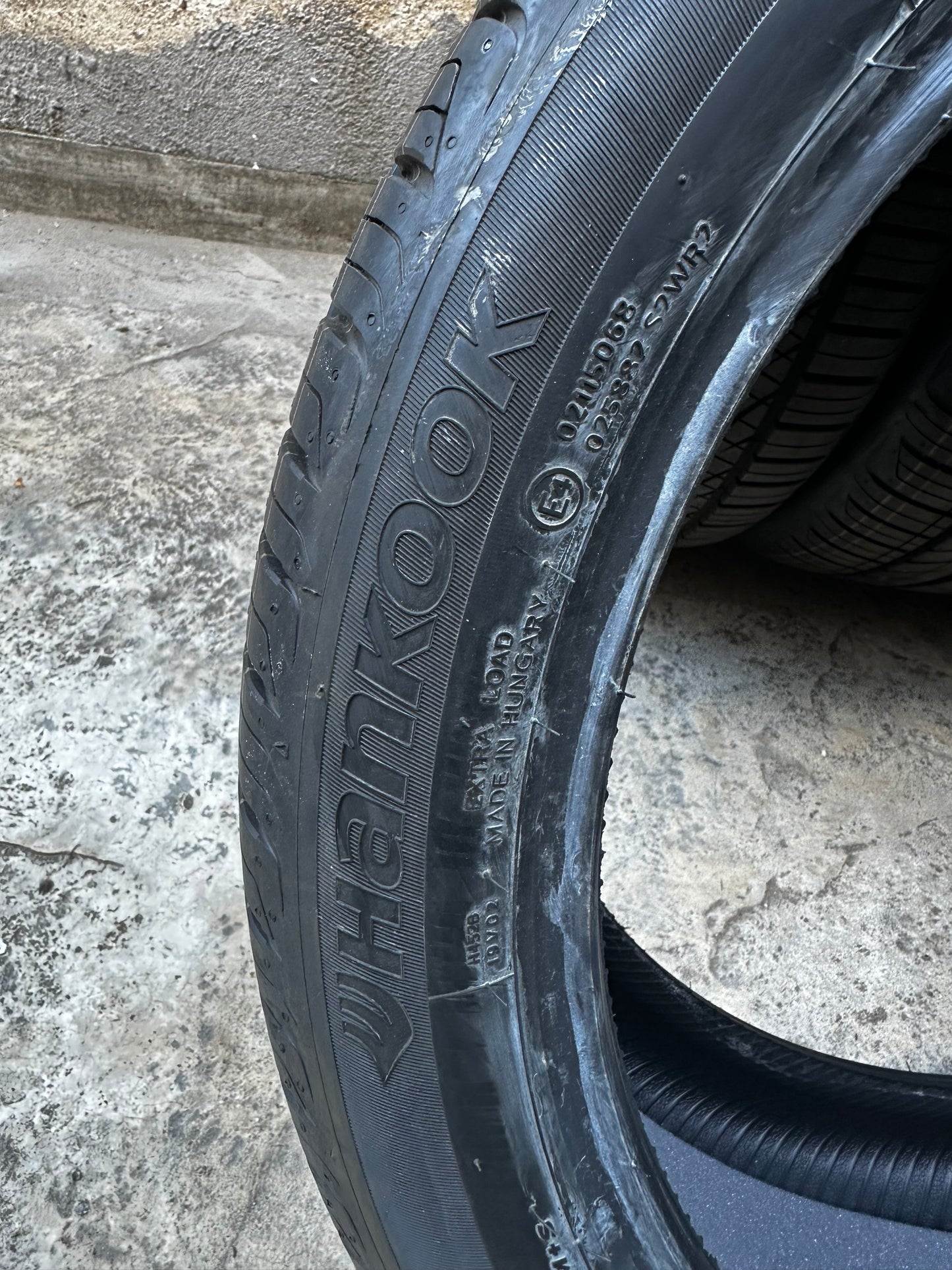4 x Употребявани Като Нови летни Гуми Hankook Mercedes Bmw 255 40 20 / 285 35 20 Цола Мерцедес Бмв