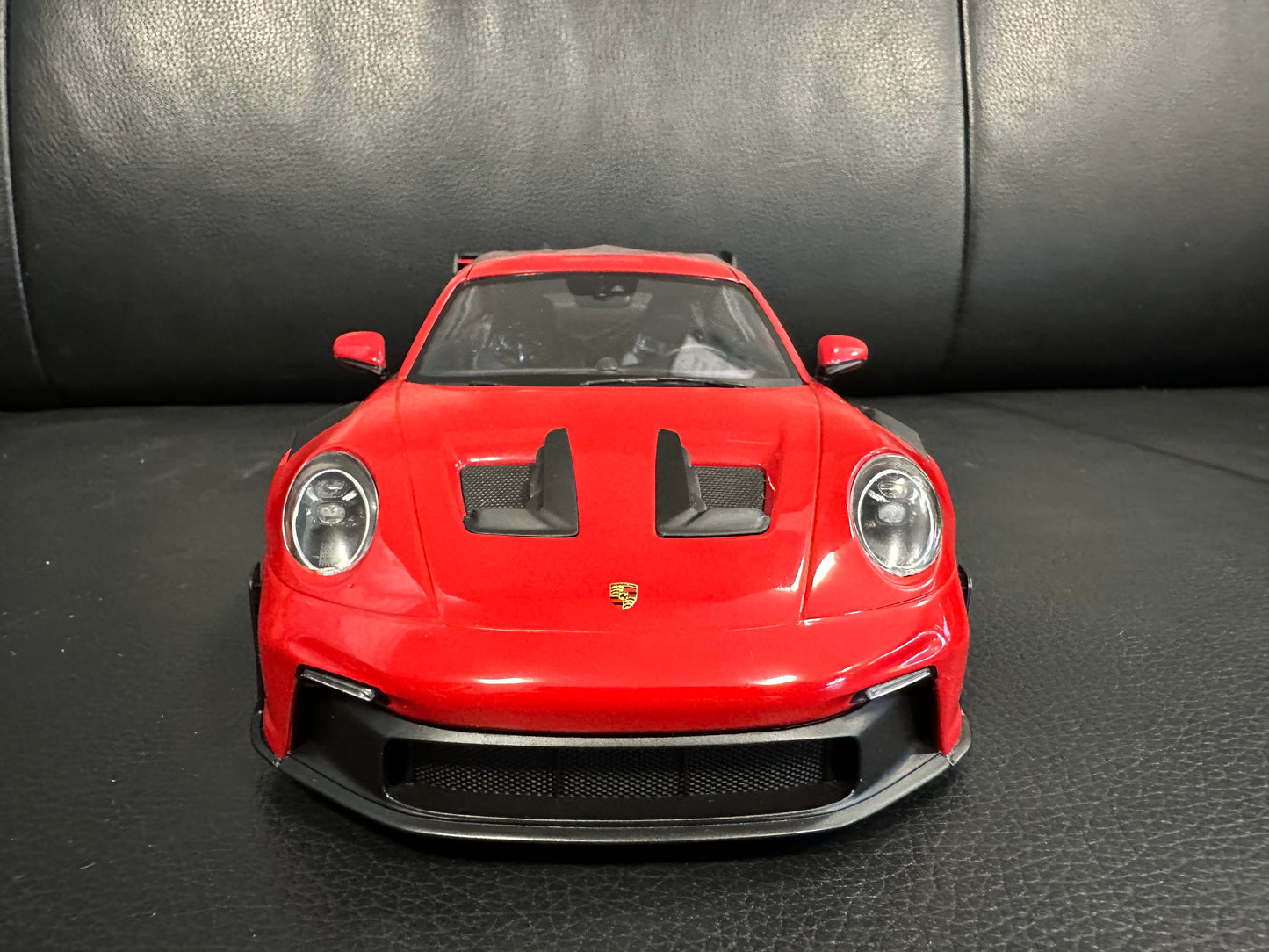 PORSCHE 911 - 992 GT3 RS Carrera 2024 red rot S1812101 Solido 1:18 Порше 911 ГТ3 РС червен