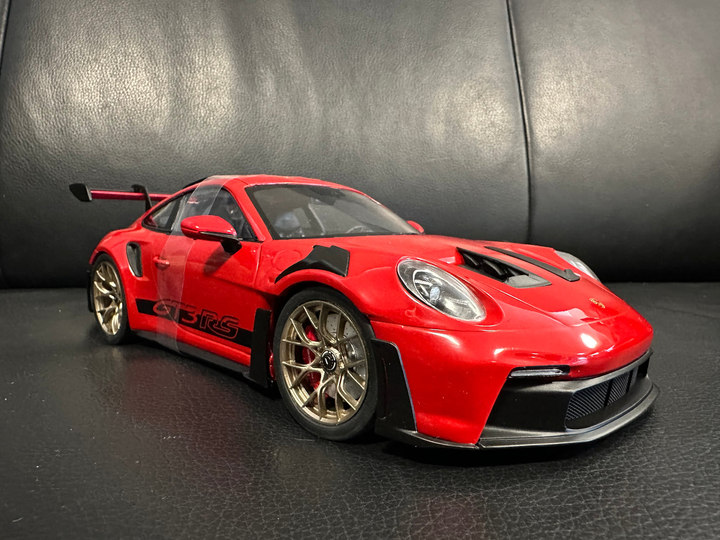 PORSCHE 911 - 992 GT3 RS Carrera 2024 red rot S1812101 Solido 1:18 Порше 911 ГТ3 РС червен