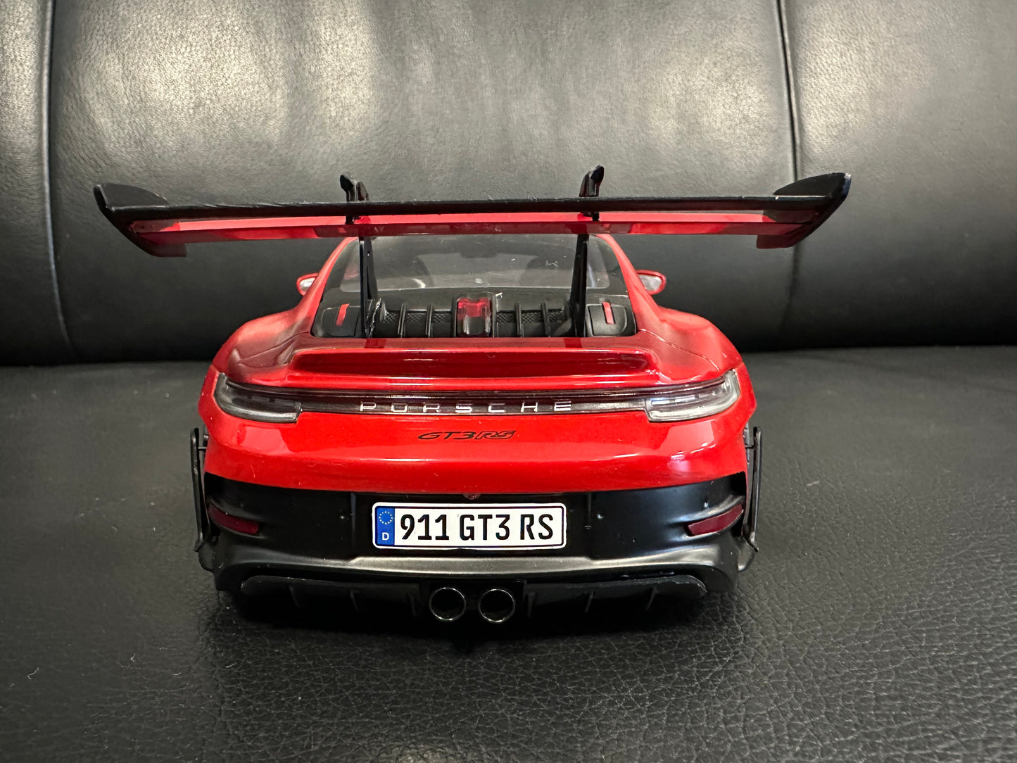 PORSCHE 911 - 992 GT3 RS Carrera 2024 red rot S1812101 Solido 1:18 Порше 911 ГТ3 РС червен