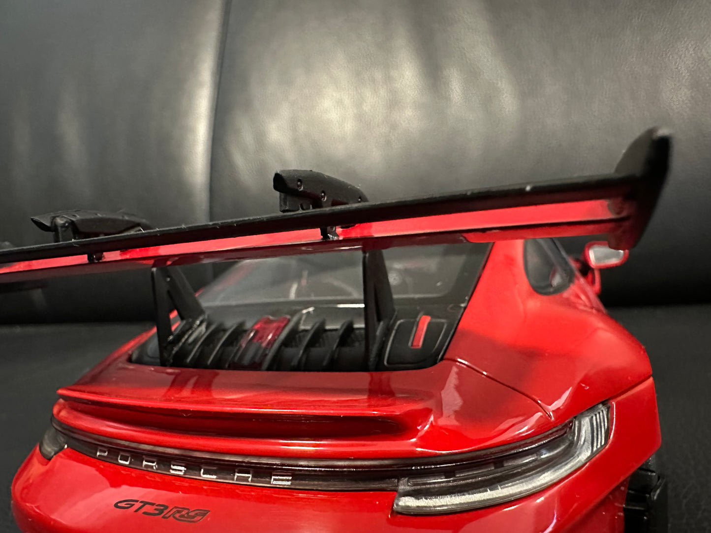 PORSCHE 911 - 992 GT3 RS Carrera 2024 red rot S1812101 Solido 1:18 Порше 911 ГТ3 РС червен