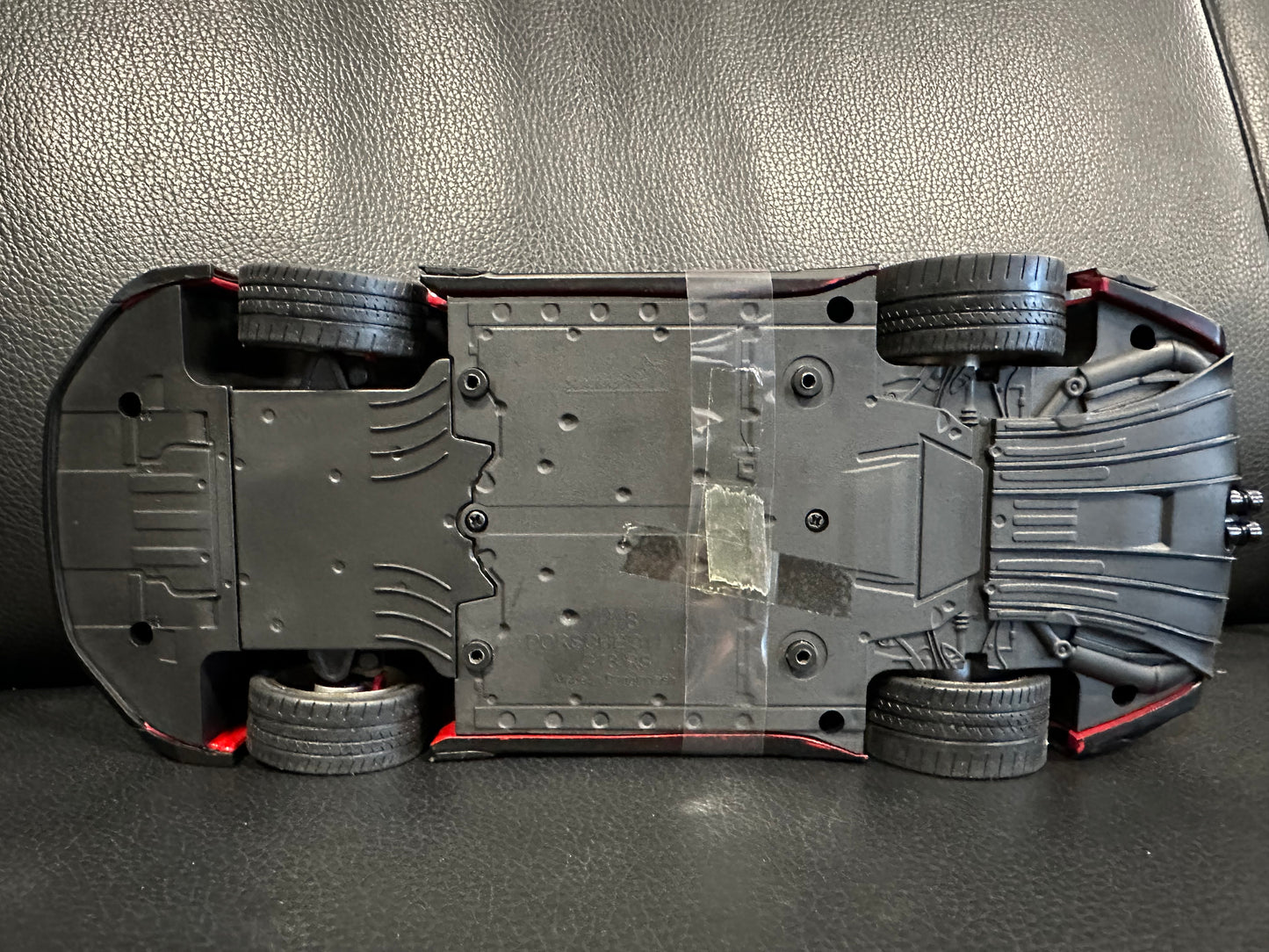 PORSCHE 911 - 992 GT3 RS Carrera 2024 red rot S1812101 Solido 1:18 Порше 911 ГТ3 РС червен