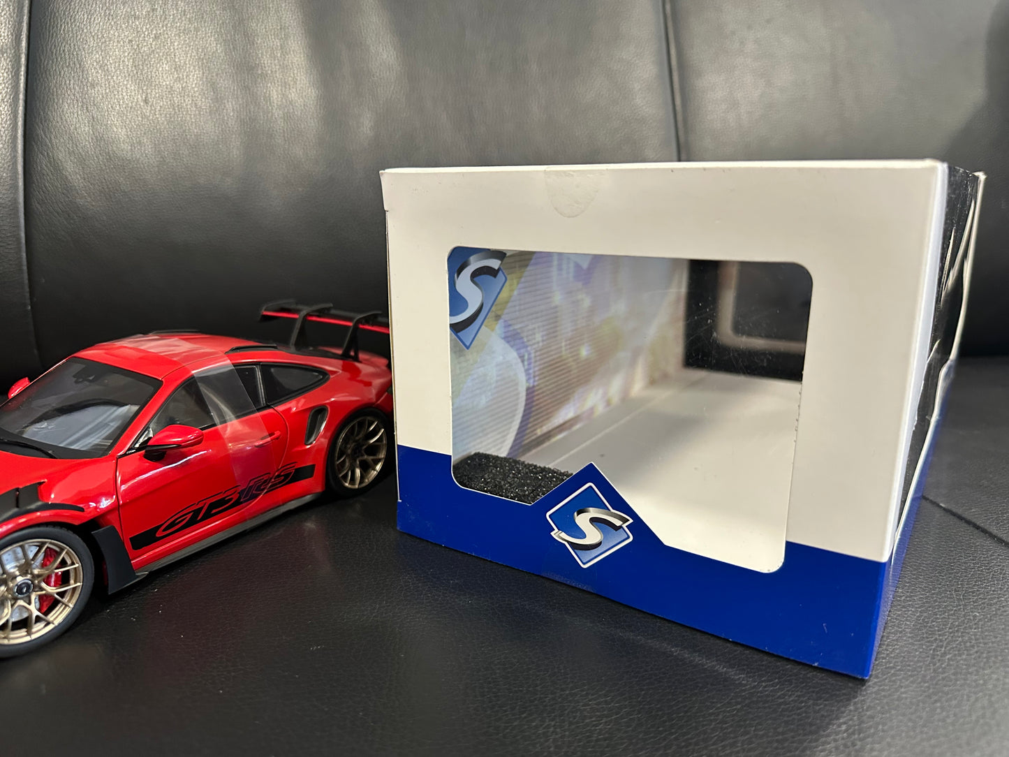 PORSCHE 911 - 992 GT3 RS Carrera 2024 red rot S1812101 Solido 1:18 Порше 911 ГТ3 РС червен