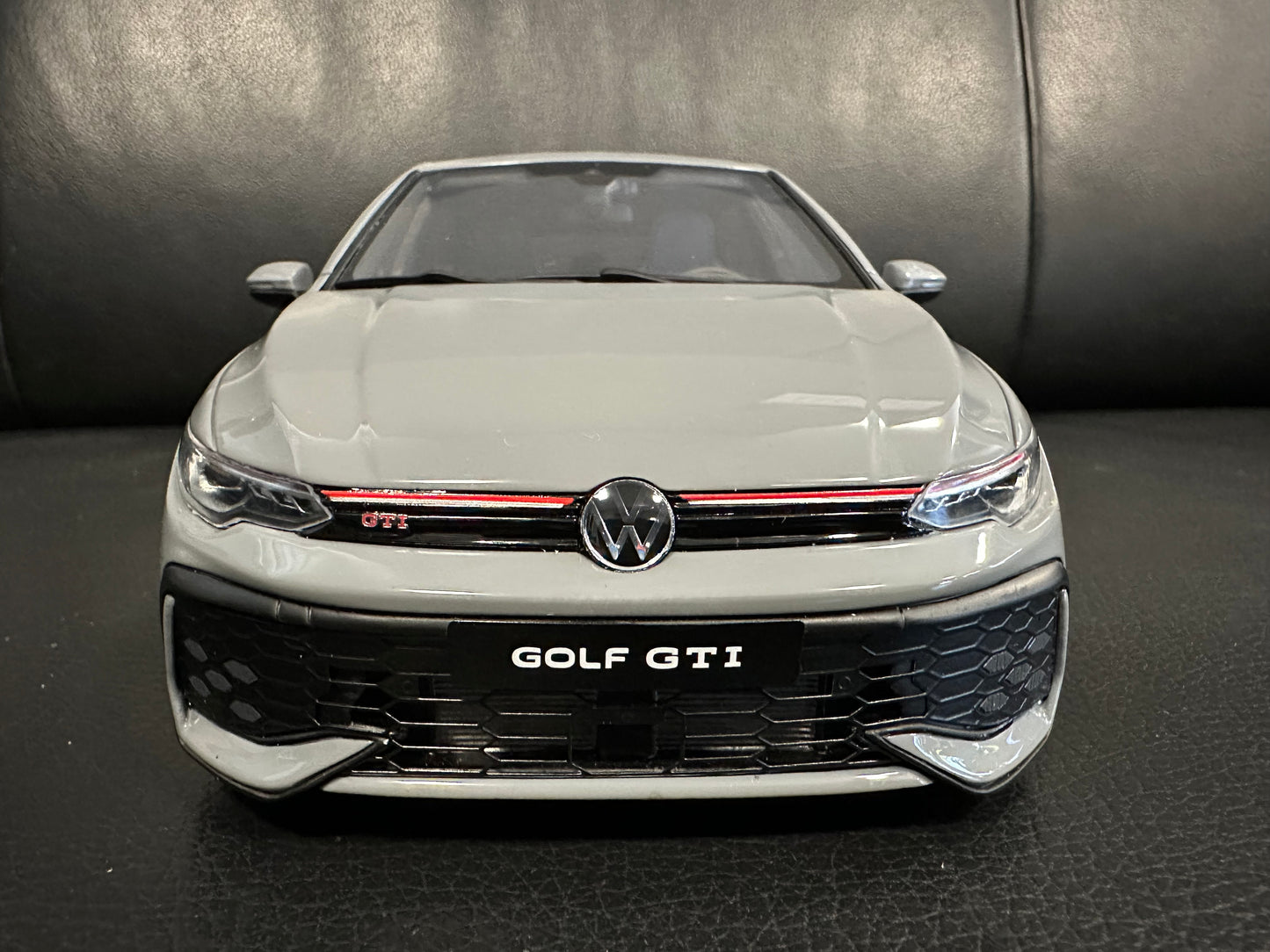 Volkswagen VW Golf VIII GTI 2024 Ottomobile OT1137 grey 1:18  Фолксваген Голф 8 Лимитирана сив