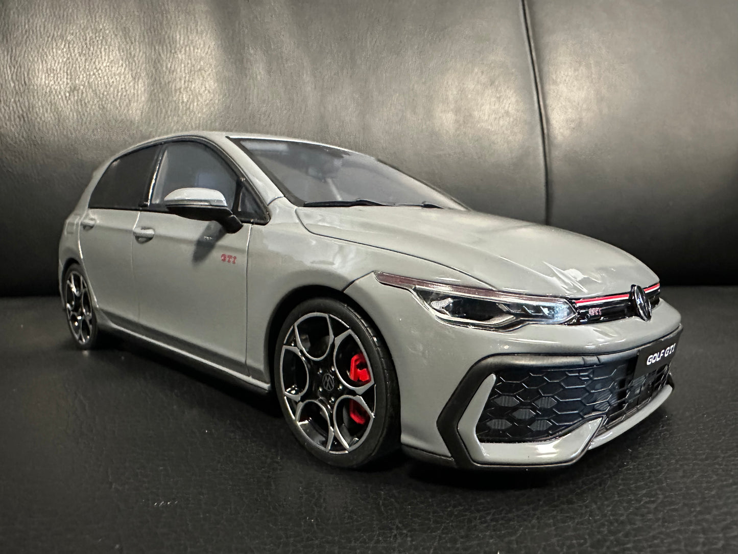 Volkswagen VW Golf VIII GTI 2024 Ottomobile OT1137 grey 1:18  Фолксваген Голф 8 Лимитирана сив