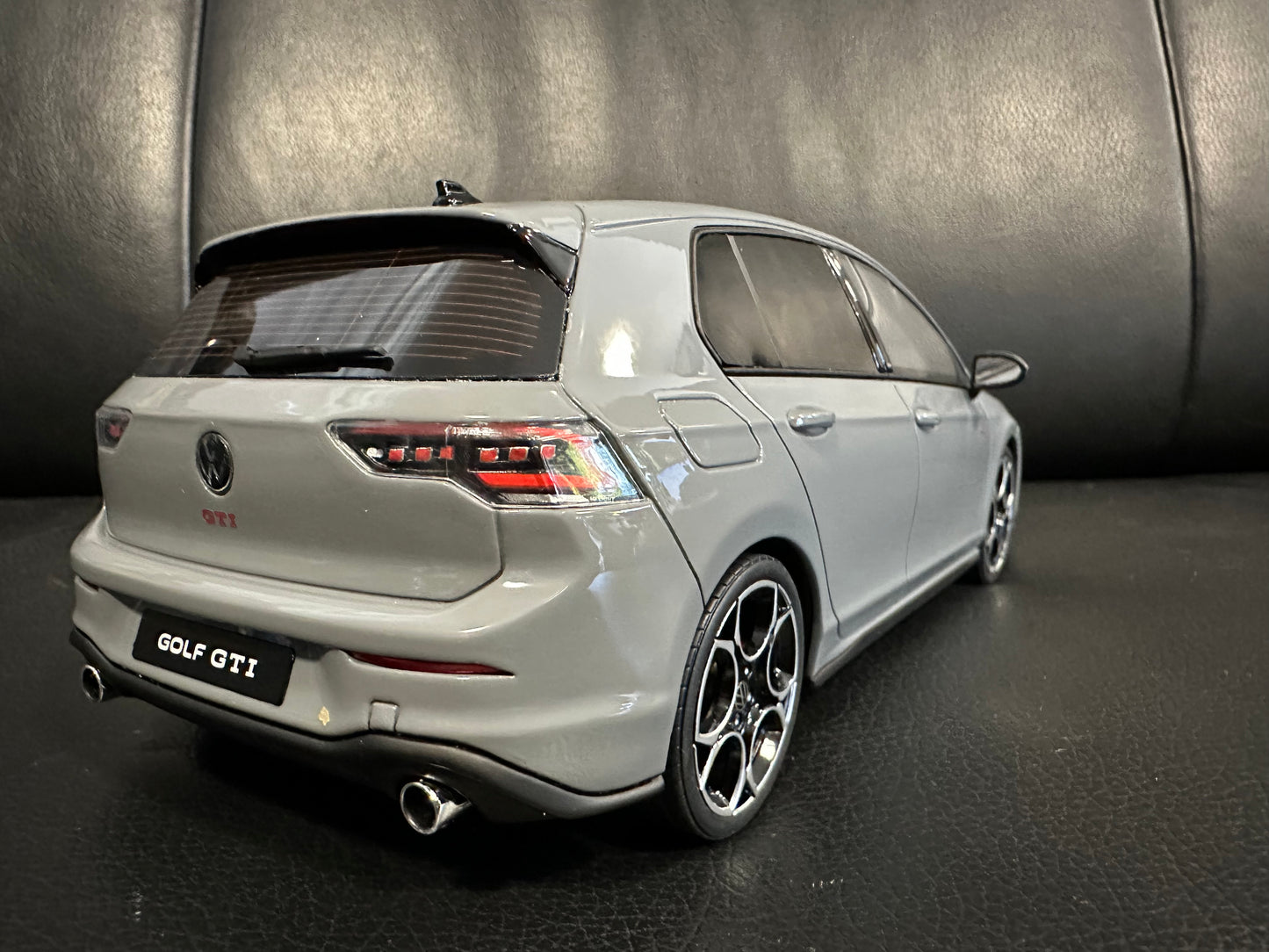 Volkswagen VW Golf VIII GTI 2024 Ottomobile OT1137 grey 1:18  Фолксваген Голф 8 Лимитирана сив