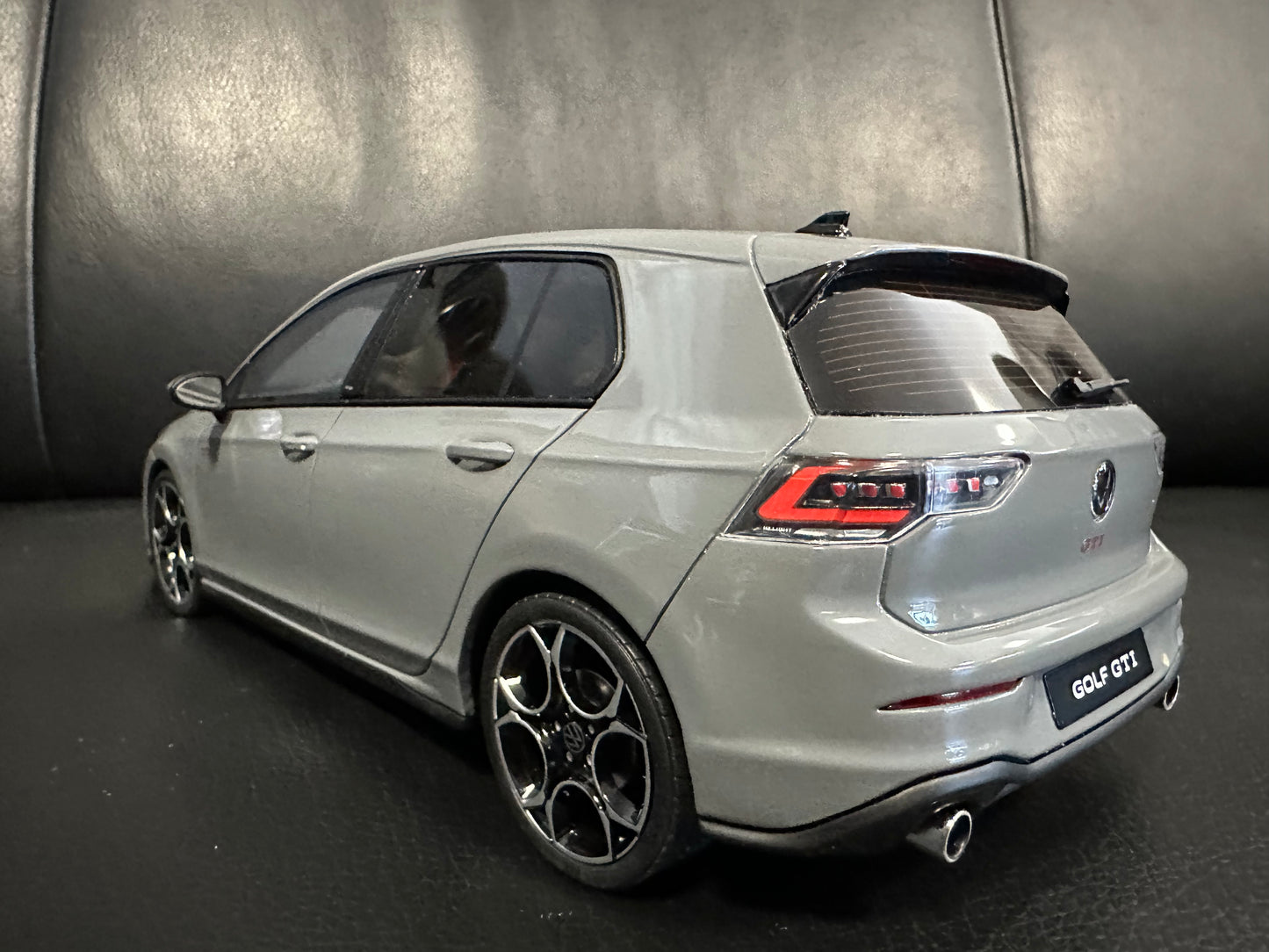 Volkswagen VW Golf VIII GTI 2024 Ottomobile OT1137 grey 1:18  Фолксваген Голф 8 Лимитирана сив