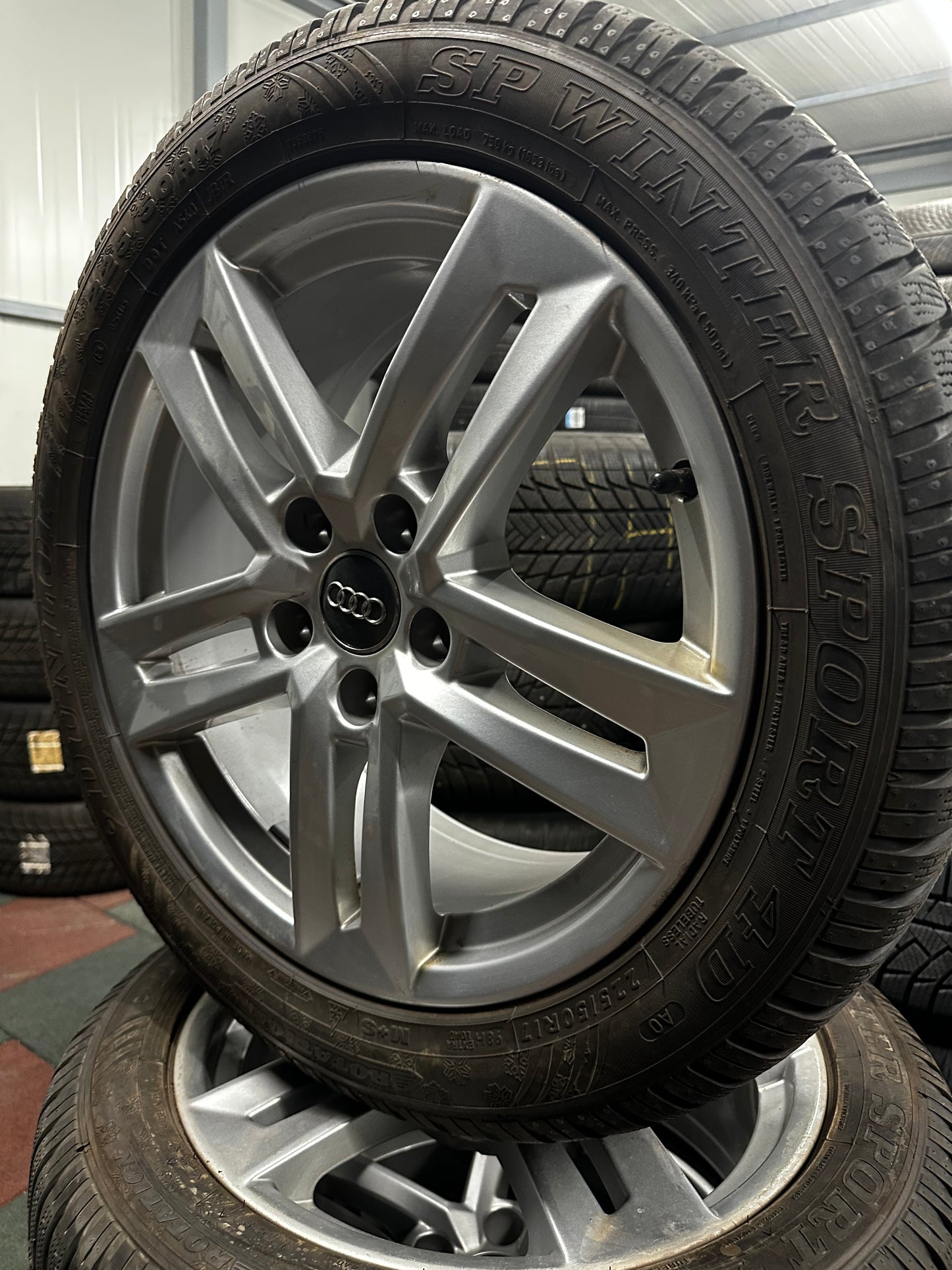 Audi A4 S4 B9 8W 17 Zoll Ауди А4 С4 Б9 Алуминиеви джанти 17 цола зимен комплект зимни Гуми