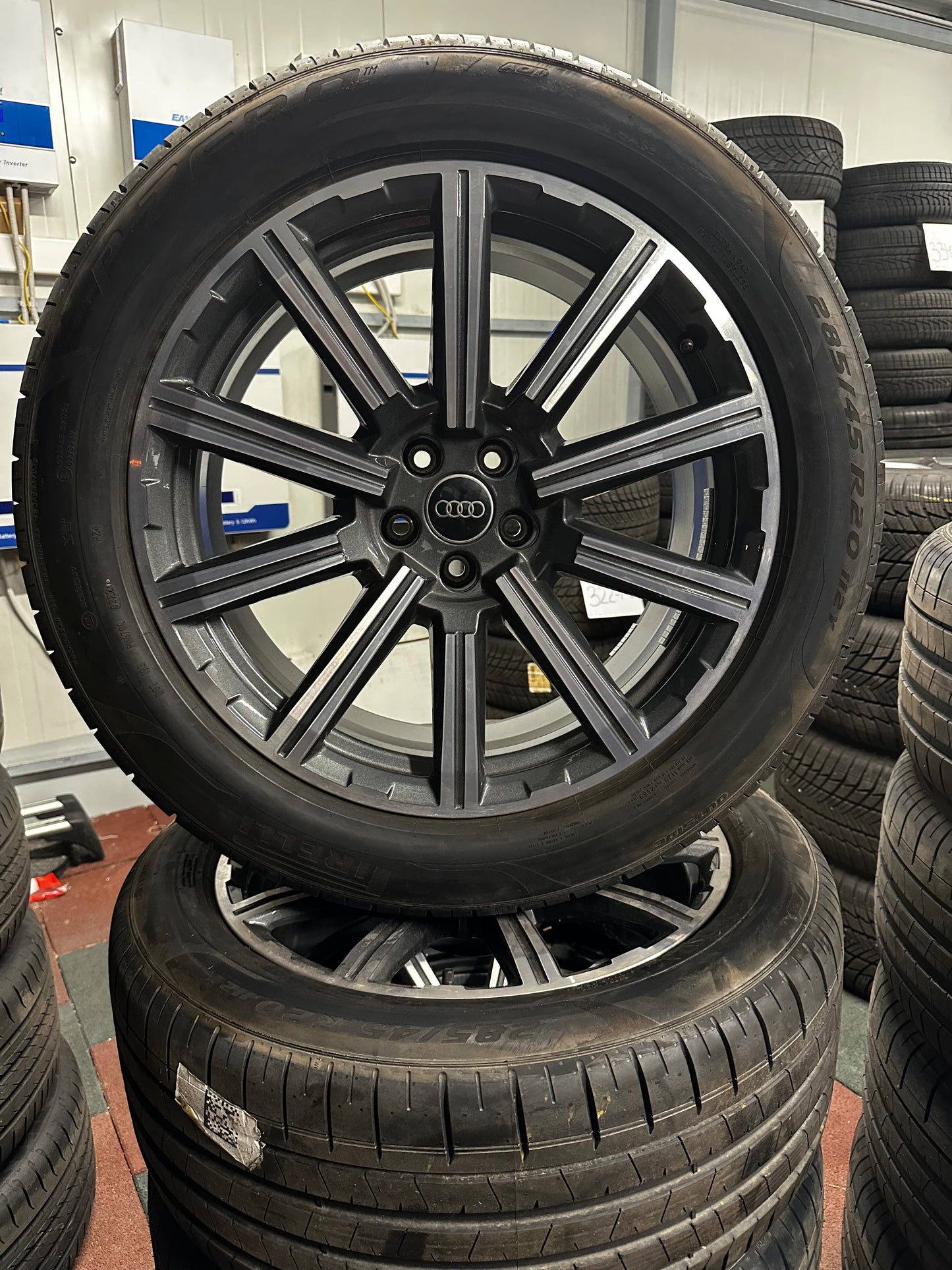 Оригинал като нови Audi Q7 SQ7 4M 285 45 20 Zoll Ауди Q7 SQ7 Алуминиеви джанти 285 45 20 цола летен комплект летни гуми
