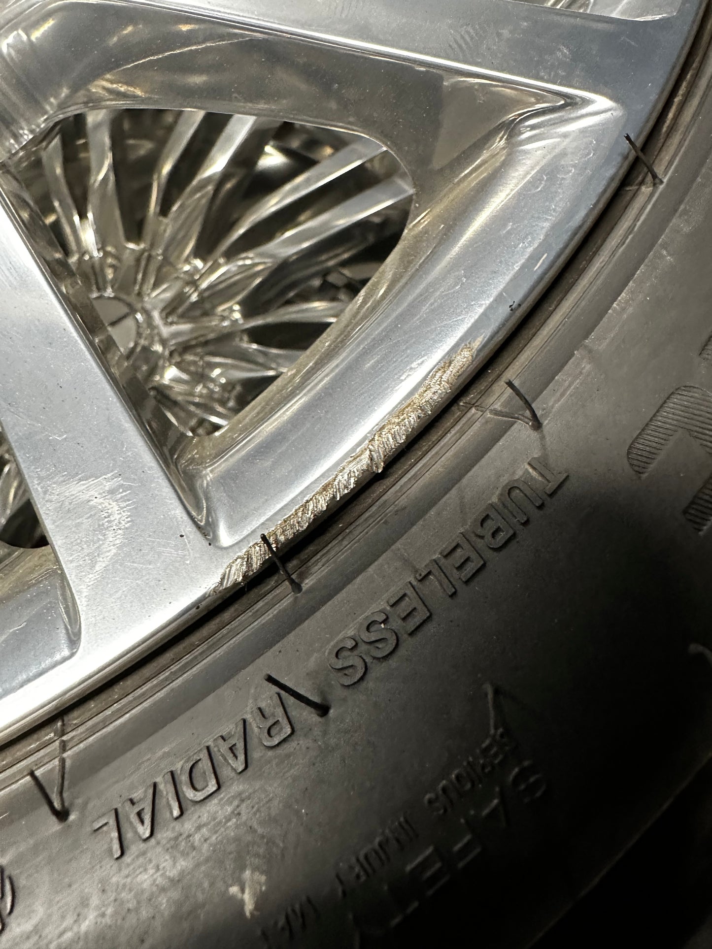 Оригинал като нови Mercedes S Klasse W223 V223 20 Zoll RUNFLAT Мерцедес С класа 20 цола джанти летен комплект летни гуми