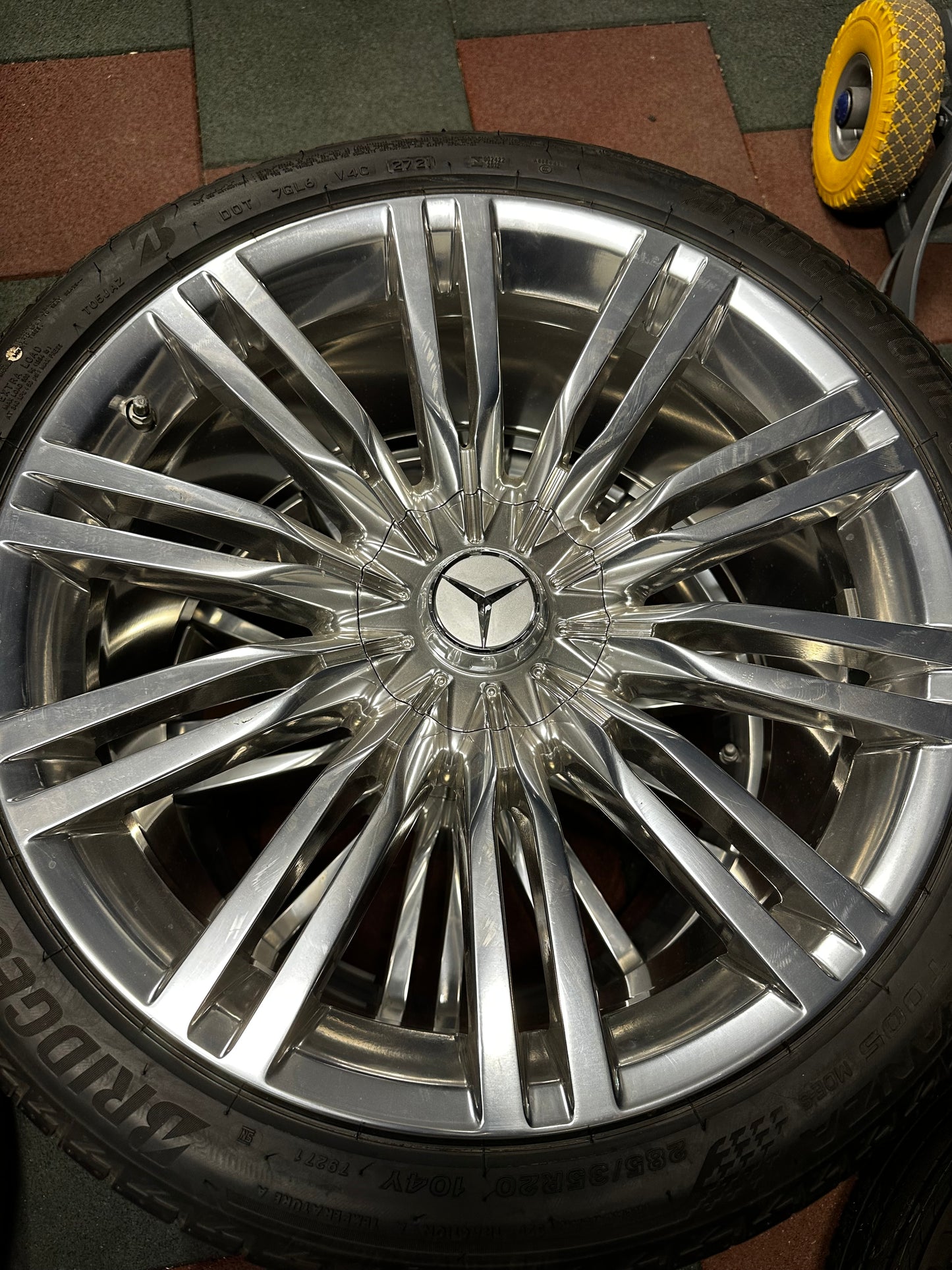 Оригинал като нови Mercedes S Klasse W223 V223 20 Zoll RUNFLAT Мерцедес С класа 20 цола джанти летен комплект летни гуми
