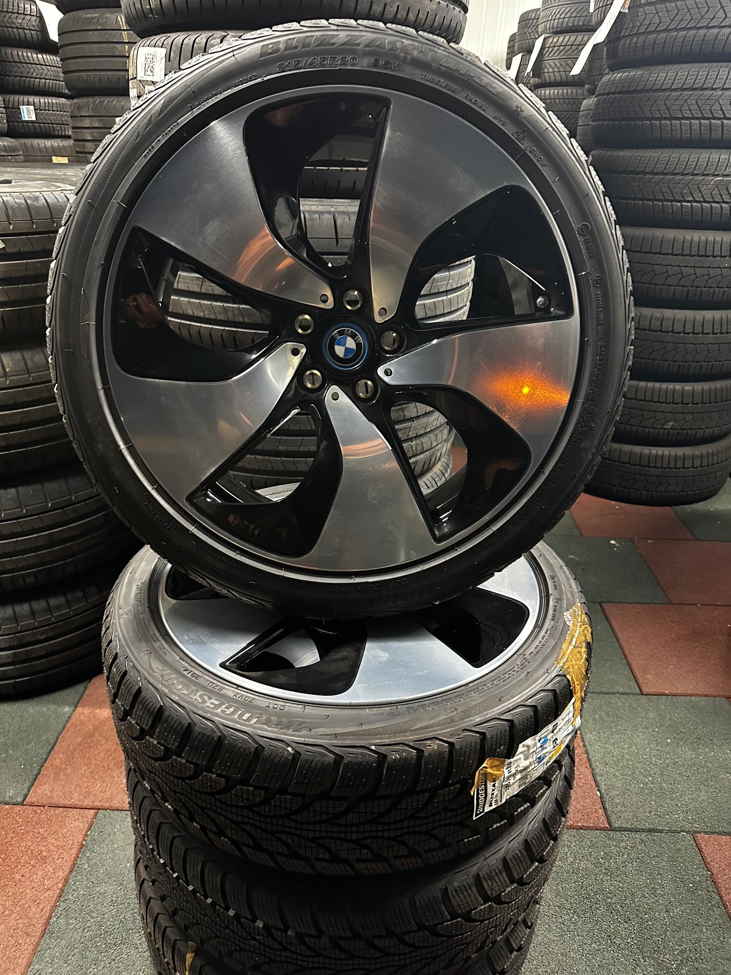 Оригинал BMW i8 L12 L15 20 Zoll Бмв и8 Л12 Л15 215 45 20 цола зимен комплект зимни гуми
