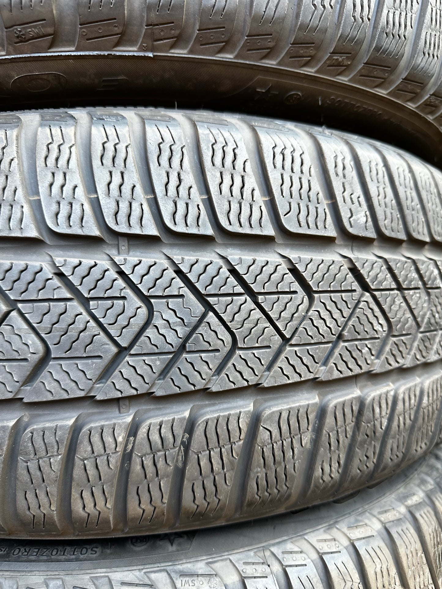 Употребявани зимни Гуми Pirelli 19 Zoll Runflat 225 45 19 Цола BMW* Рънфлат 6мм