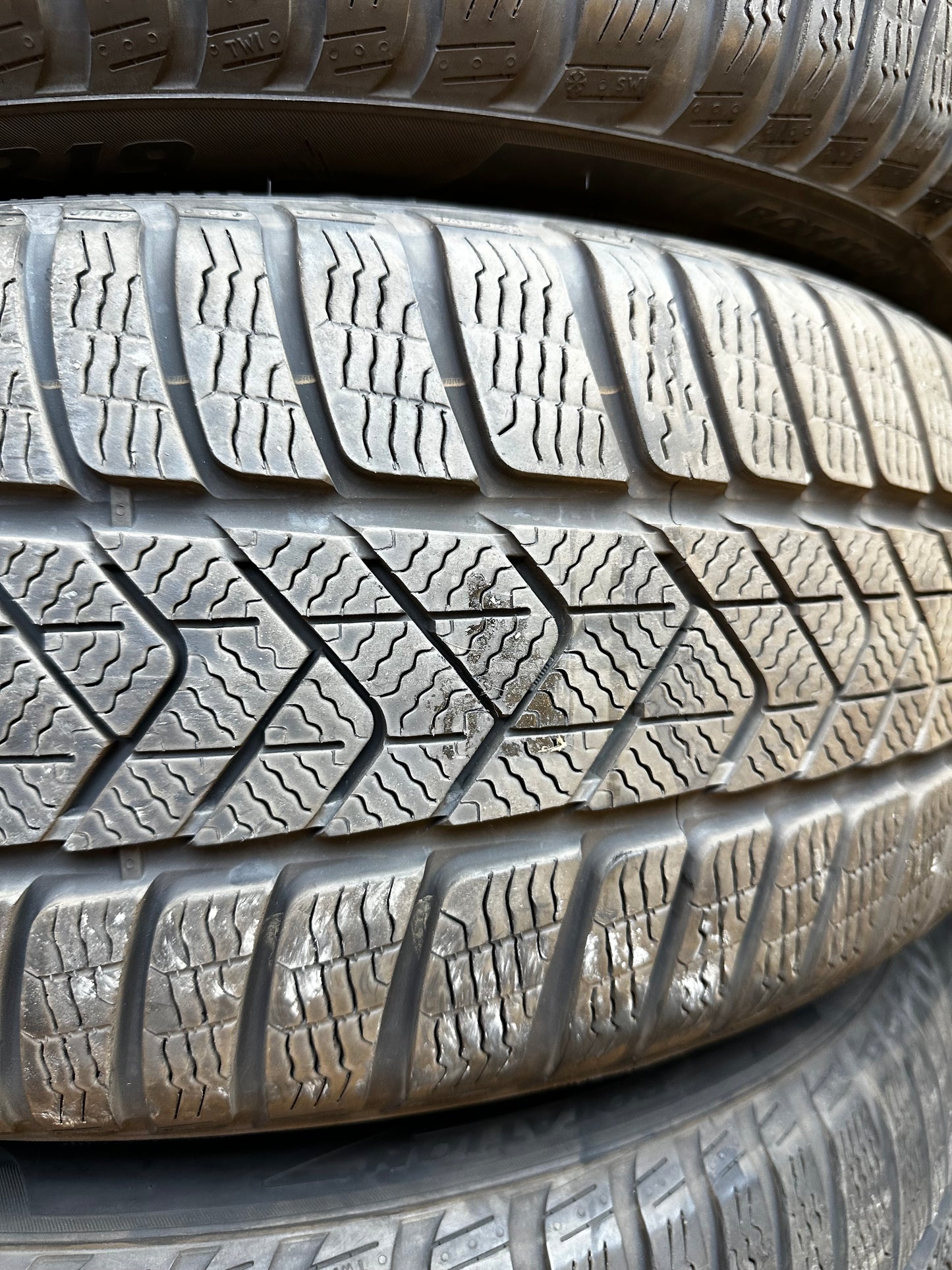 Употребявани зимни Гуми Pirelli 19 Zoll Runflat 225 45 19 Цола BMW* Рънфлат 6мм