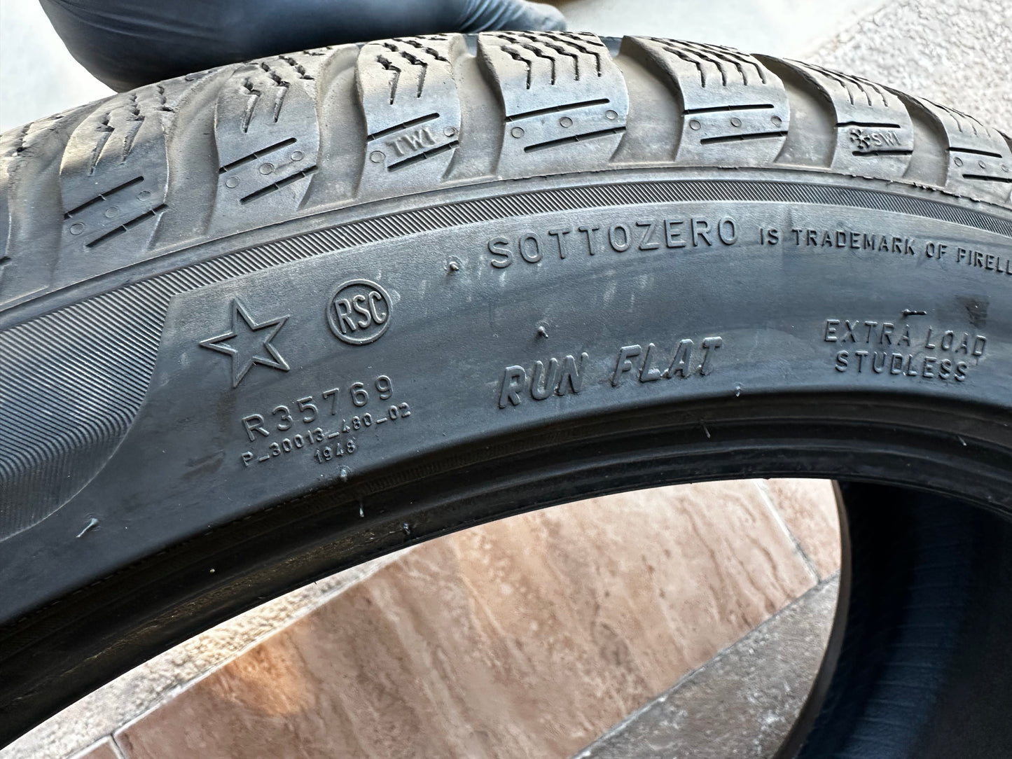 Употребявани зимни Гуми Pirelli 19 Zoll Runflat 225 45 19 Цола BMW* Рънфлат 6мм