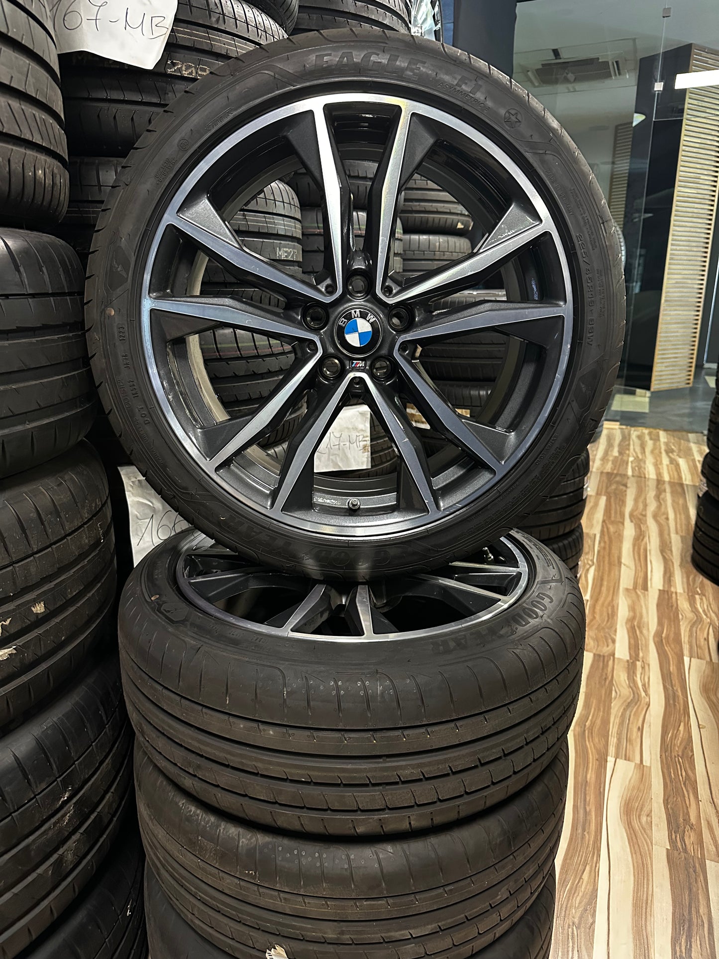 Оригинални Като Нови BMW X1 X2 F48 F39 Бмв 19 цола джанти M715 летен комплект летни гуми