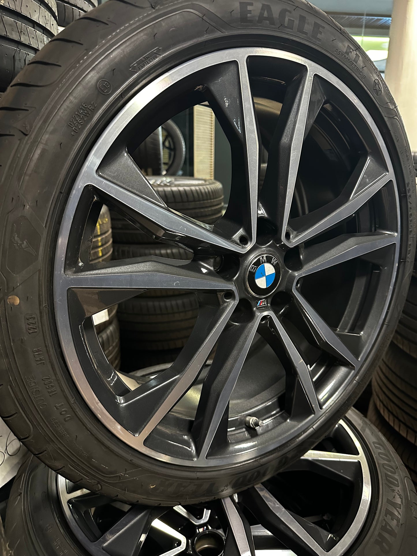 Оригинални Като Нови BMW X1 X2 F48 F39 Бмв 19 цола джанти M715 летен комплект летни гуми