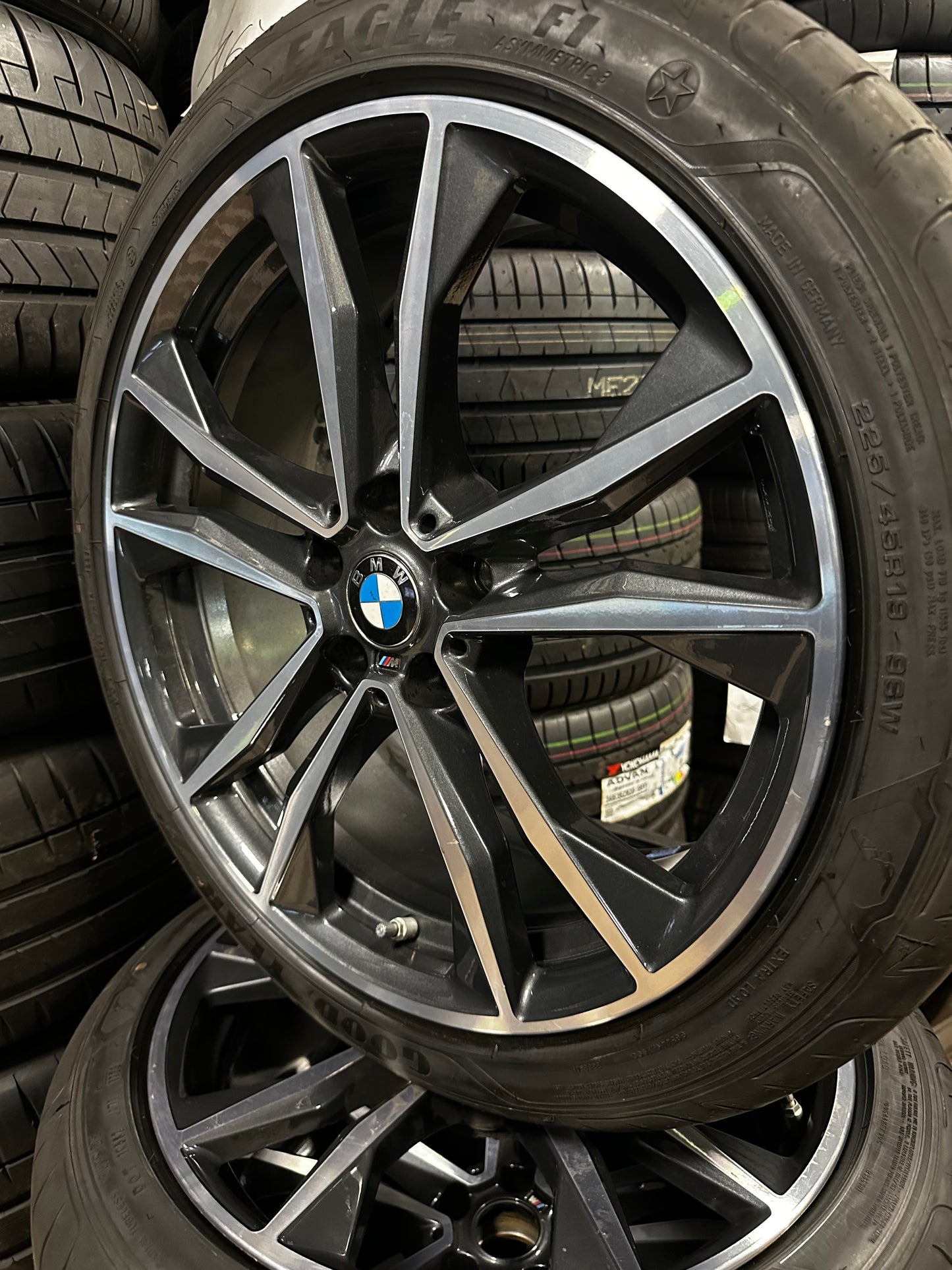 Оригинални Като Нови BMW X1 X2 F48 F39 Бмв 19 цола джанти M715 летен комплект летни гуми
