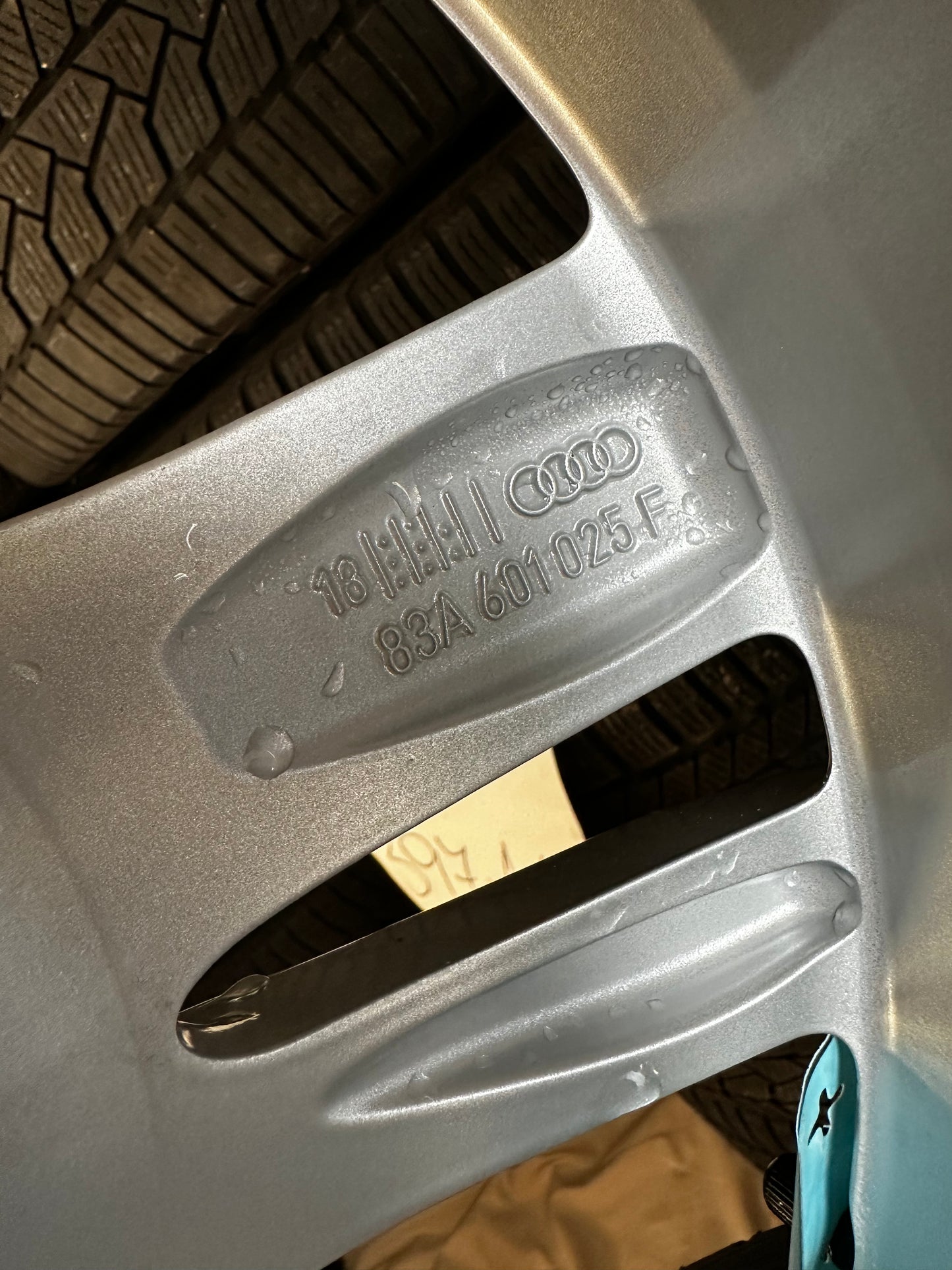 Оригинал Като Нови Audi Q3 83A F3 17 Zoll Ауди КУ3 Алуминиеви джанти 215 65 17 цола летен комплект летни гуми