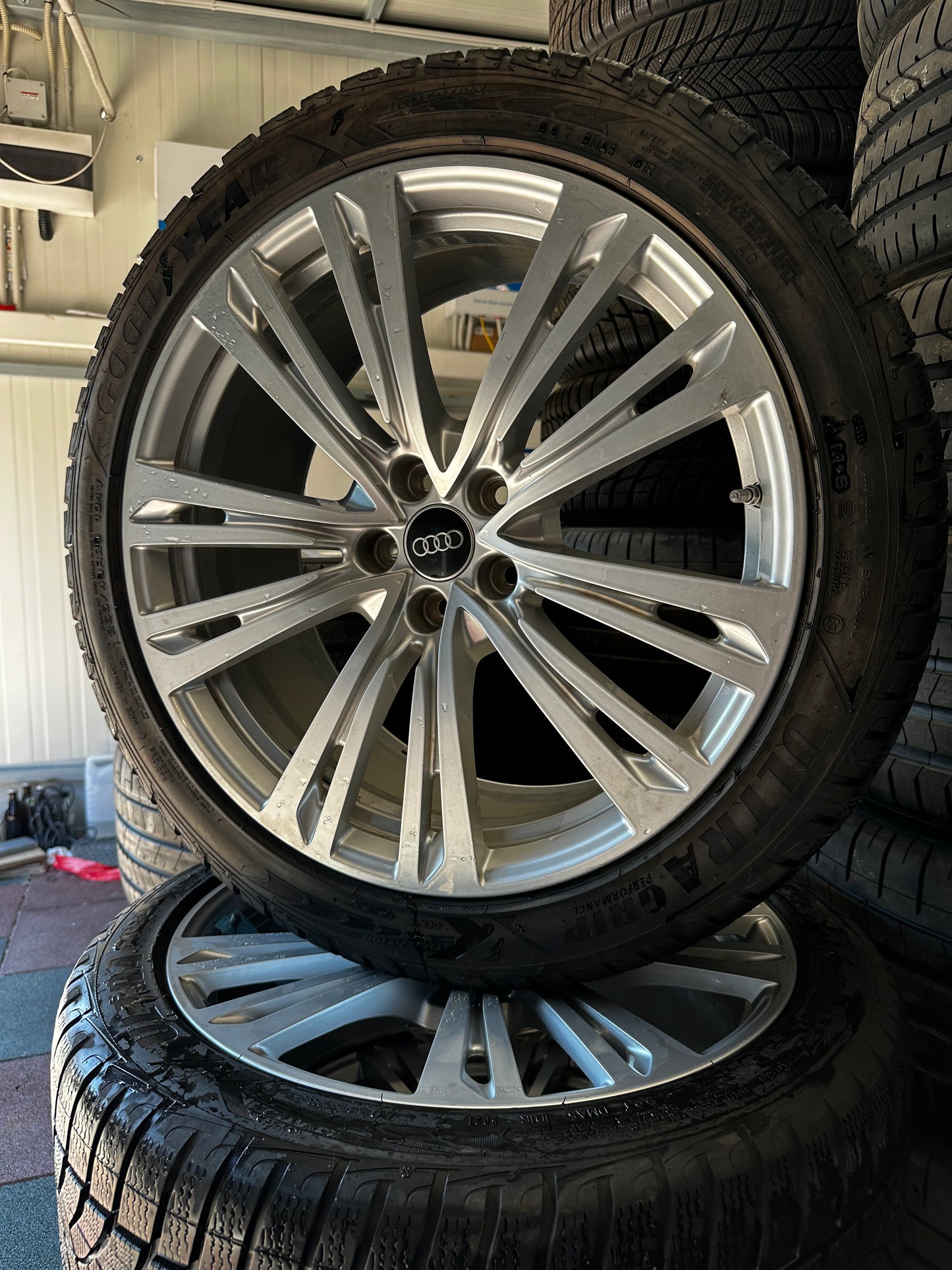 Audi A8 4N D5 20 Zoll Ауди А8 4Н Алуминиеви джанти  265 40 20 цола зимен комплект зимни гуми