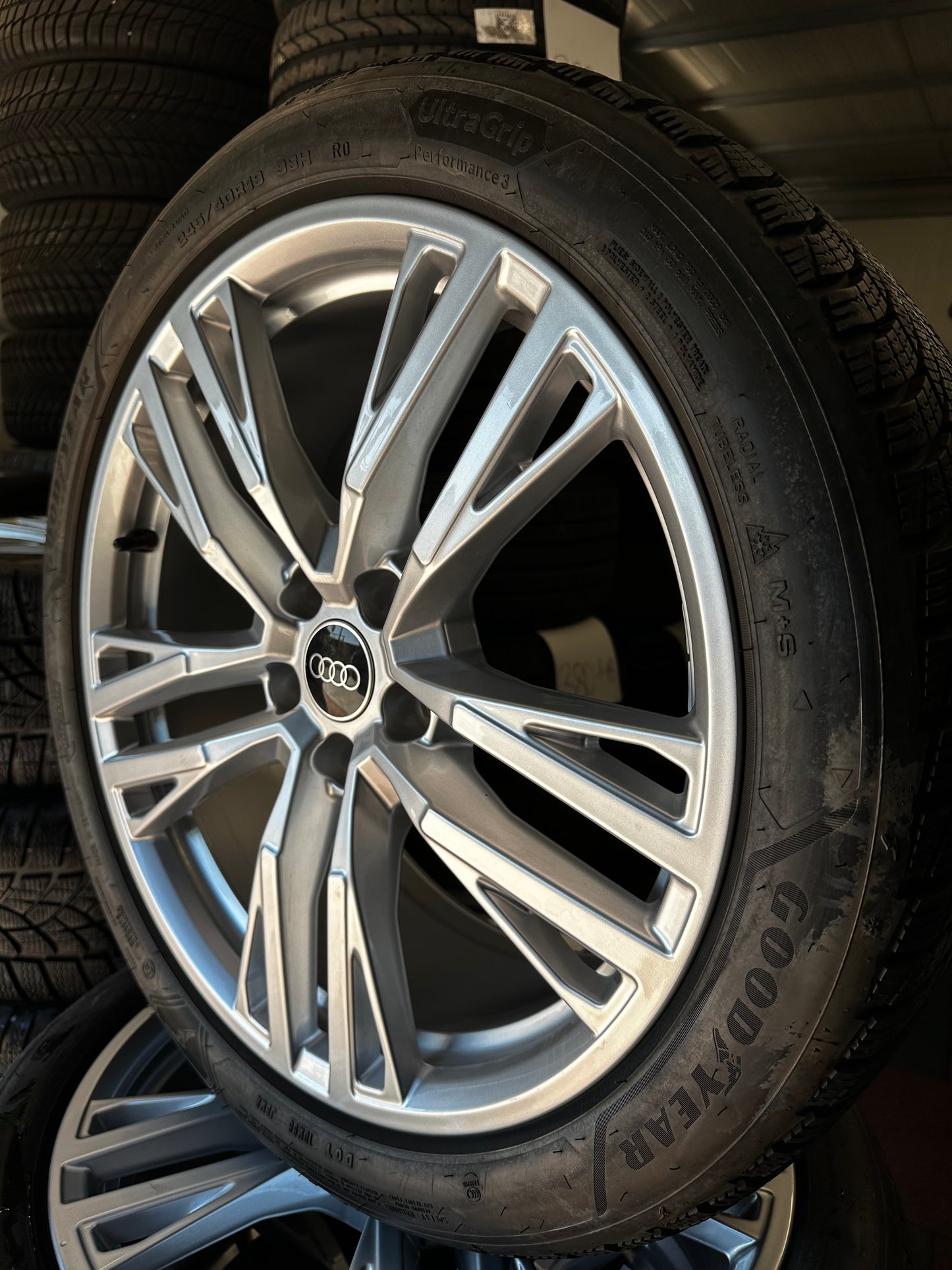 Audi A5 S5 S5 B10 FU 8B 19 Zoll Ауди А5 С5 Б10 Алуминиеви джанти 245 40 19 цола зимен комплект зимни Гуми