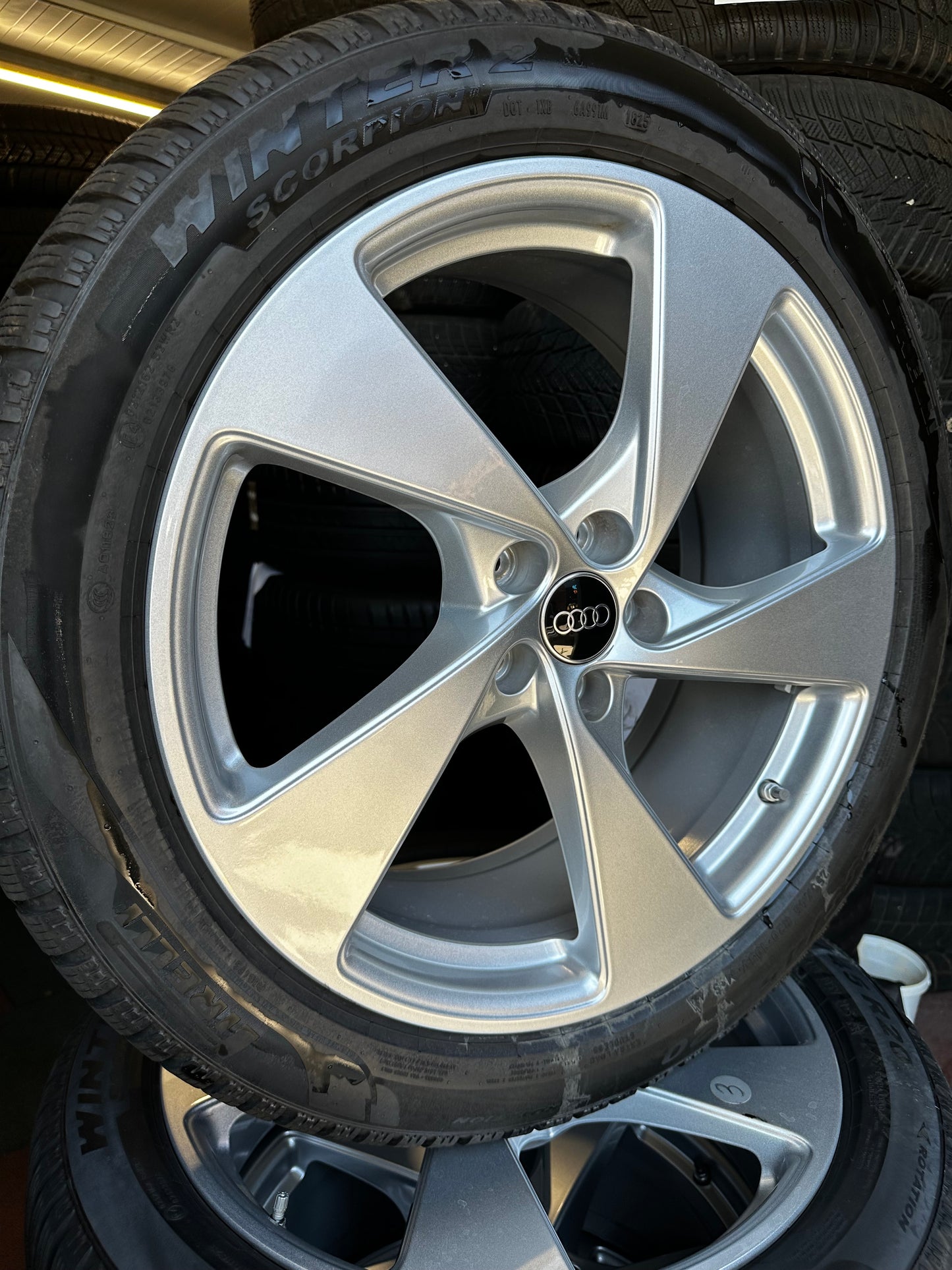 Оригинал Audi Q5 SQ5 GU 8MA 20 Zoll Ауди Ку5 Алуминиеви джанти 255 45 20 цола зимен комплект зимни гуми