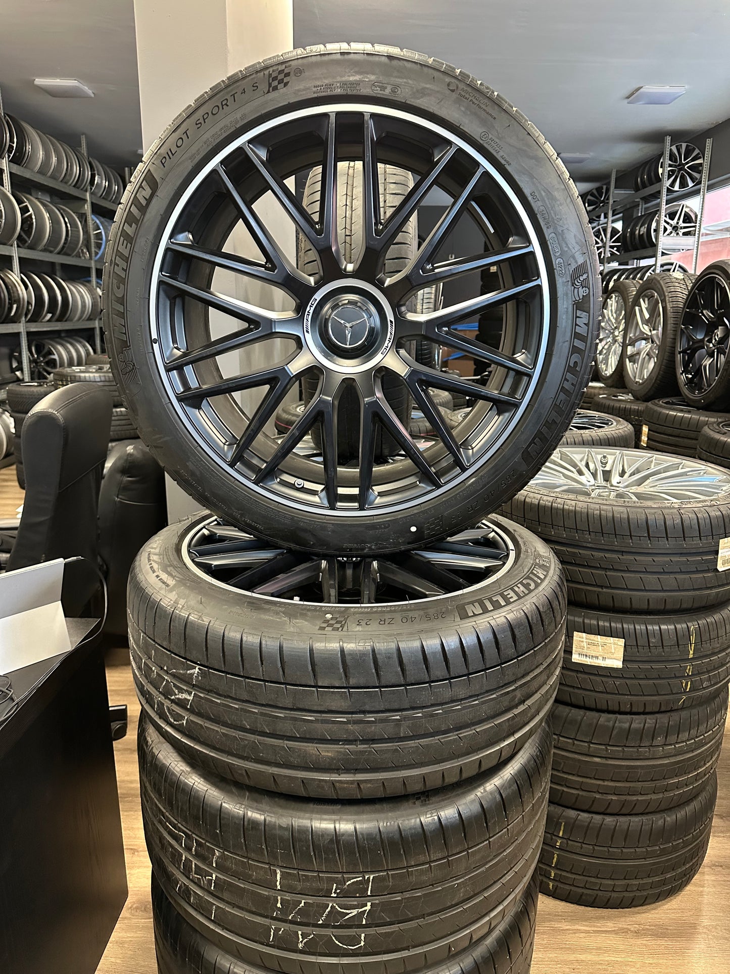 Оригинал като нови Mercedes GLS 63 AMG X167 W167 23 Zoll Мерцедес ГЛС63 AMG X167 W167 23 цола джанти летен комплект летни гуми