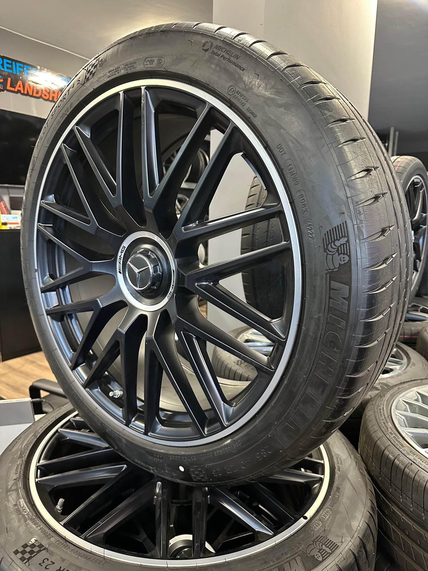 Оригинал като нови Mercedes GLS 63 AMG X167 W167 23 Zoll Мерцедес ГЛС63 AMG X167 W167 23 цола джанти летен комплект летни гуми