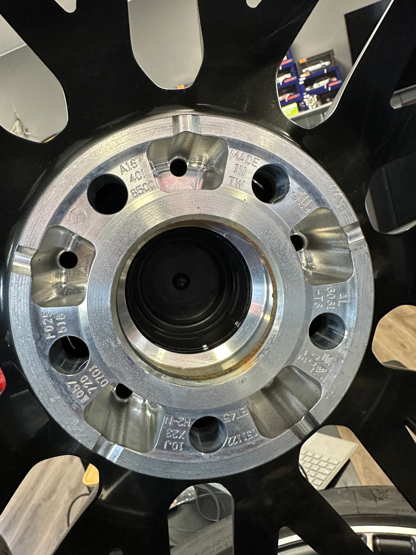 Оригинал като нови Mercedes GLS 63 AMG X167 W167 23 Zoll Мерцедес ГЛС63 AMG X167 W167 23 цола джанти летен комплект летни гуми