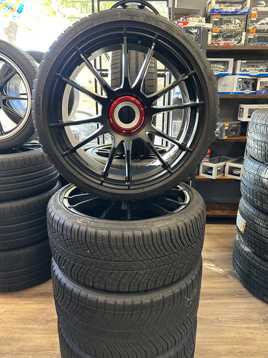 Оригинал OZ Racing Ultraleggera Porsche 911 991 992 Carrera 4 GTS Targa 20 Zoll Порше ОЗ Ултралегера Алуминиеви джанти 20 цола централен отвор зимен комплект зимни гуми