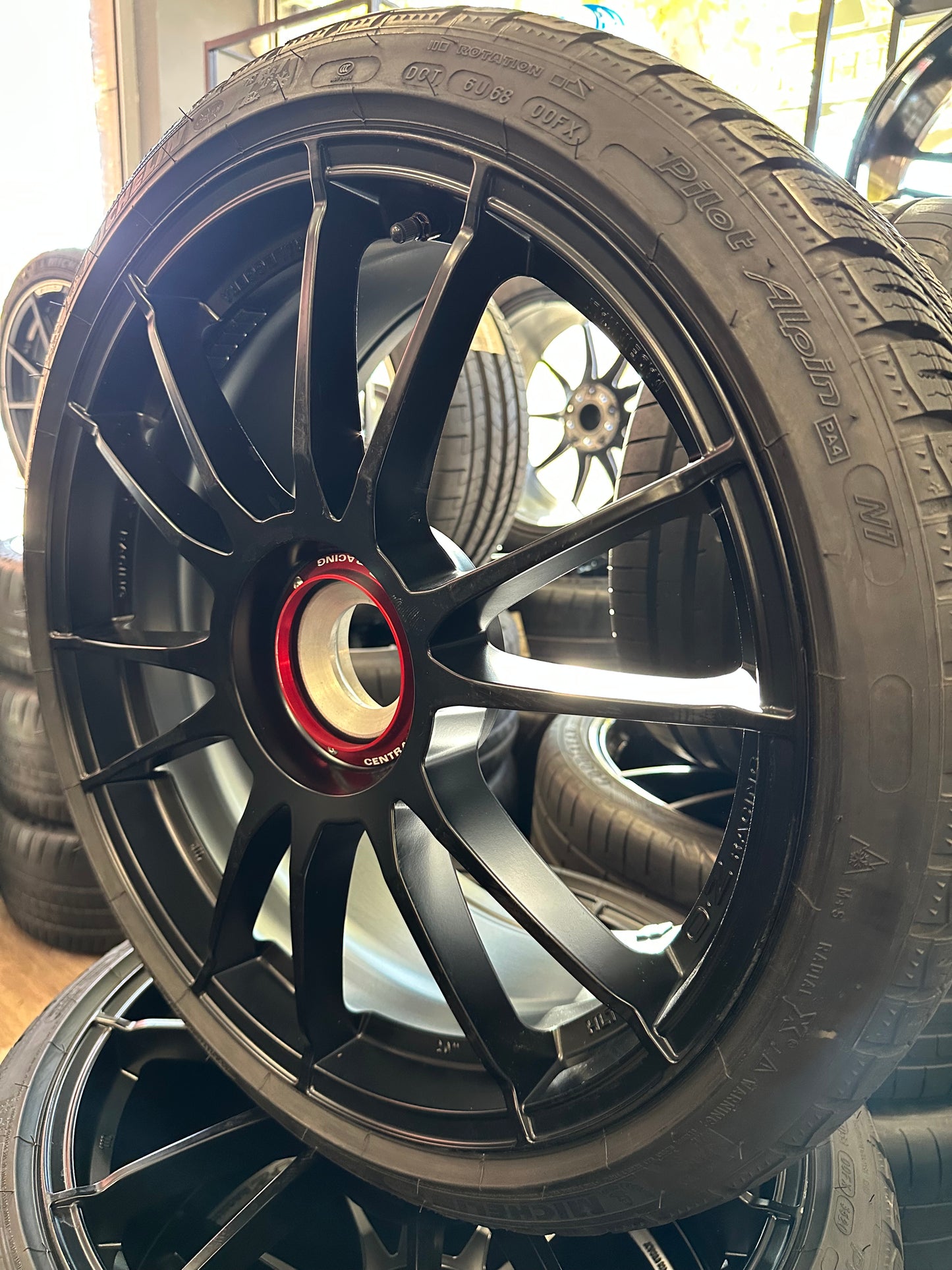 Оригинал OZ Racing Ultraleggera Porsche 911 991 992 Carrera 4 GTS Targa 20 Zoll Порше ОЗ Ултралегера Алуминиеви джанти 20 цола централен отвор зимен комплект зимни гуми