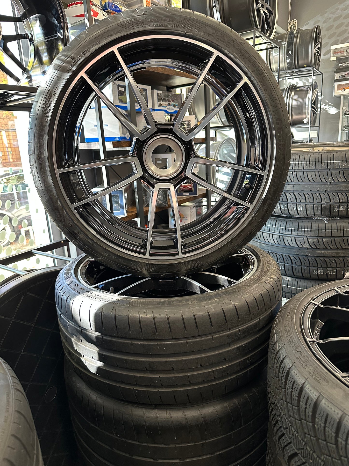 Оригинал Porsche 911 (992) Turbo Sport 4 20/21 Zoll Алуминиеви джанти Порше 911 /992/ Турбо Спорт 4  20/21 цола централен отвор летен комплект летни гуми