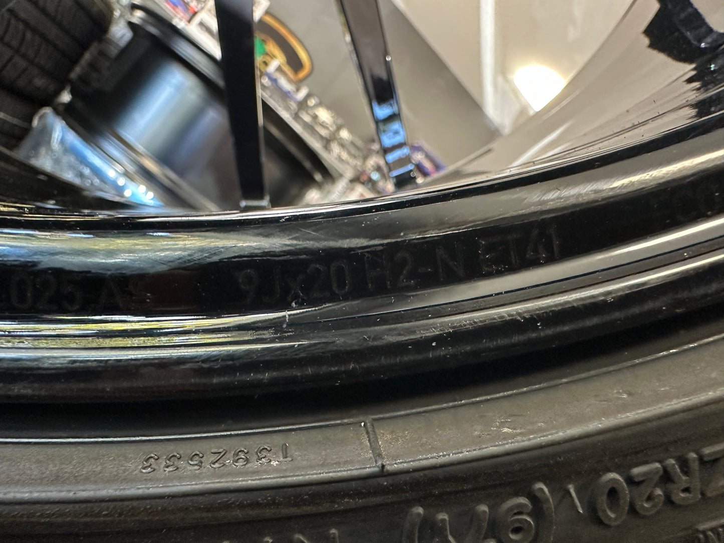 Оригинал Porsche 911 (992) Turbo Sport 4 20/21 Zoll Алуминиеви джанти Порше 911 /992/ Турбо Спорт 4  20/21 цола централен отвор летен комплект летни гуми